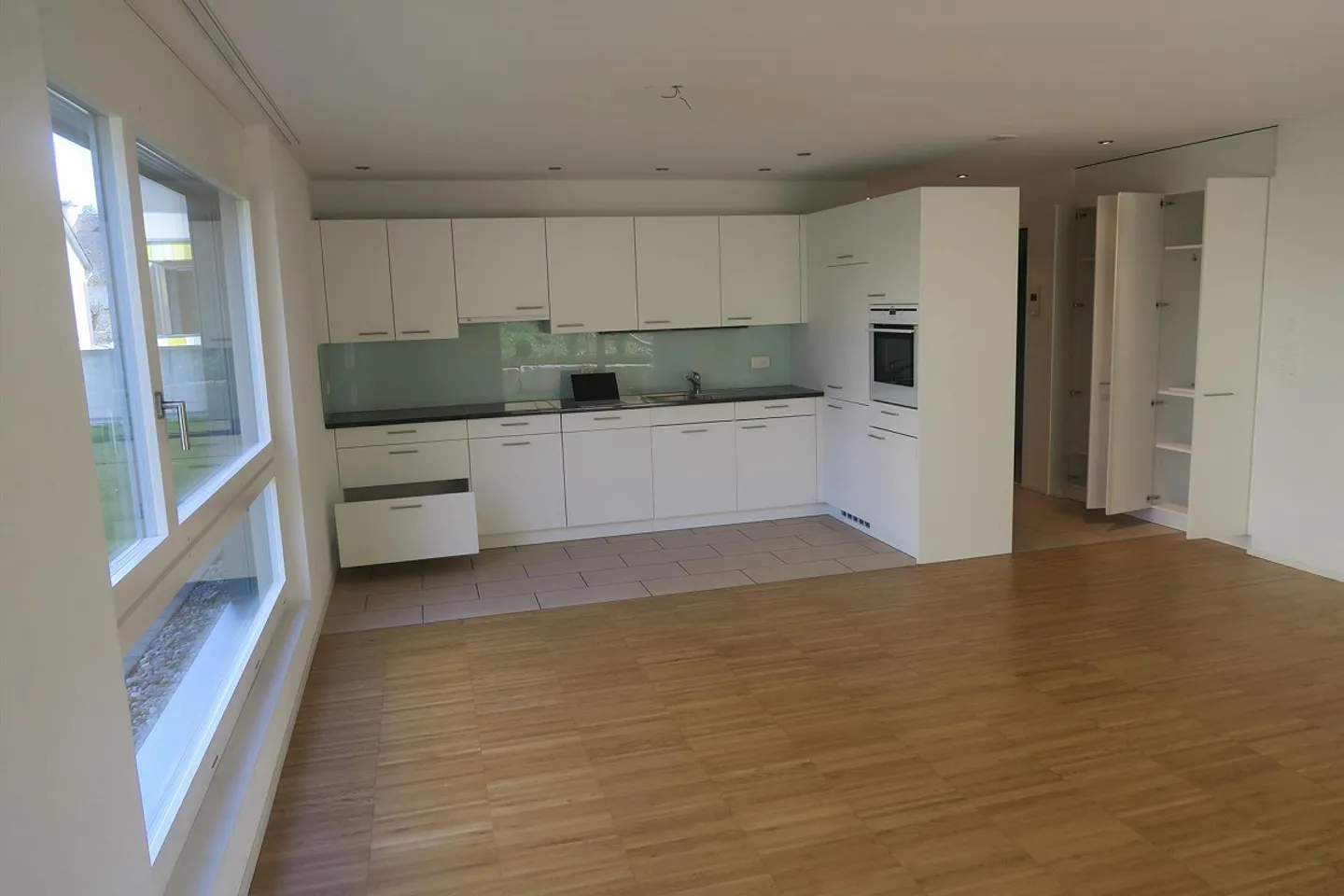 Appartement ensoleillé, calme, central, moderne et familial - Photo 1 sur 8