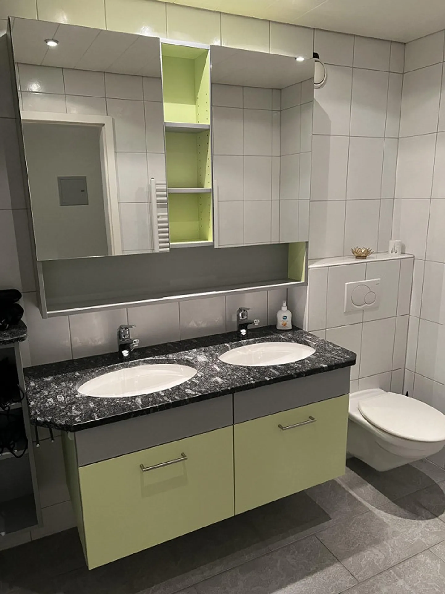 Lichtdurchflutete 3.5-Zimmer-Wohnung mit Balkon und schöner Aussicht - Foto 6 von 7