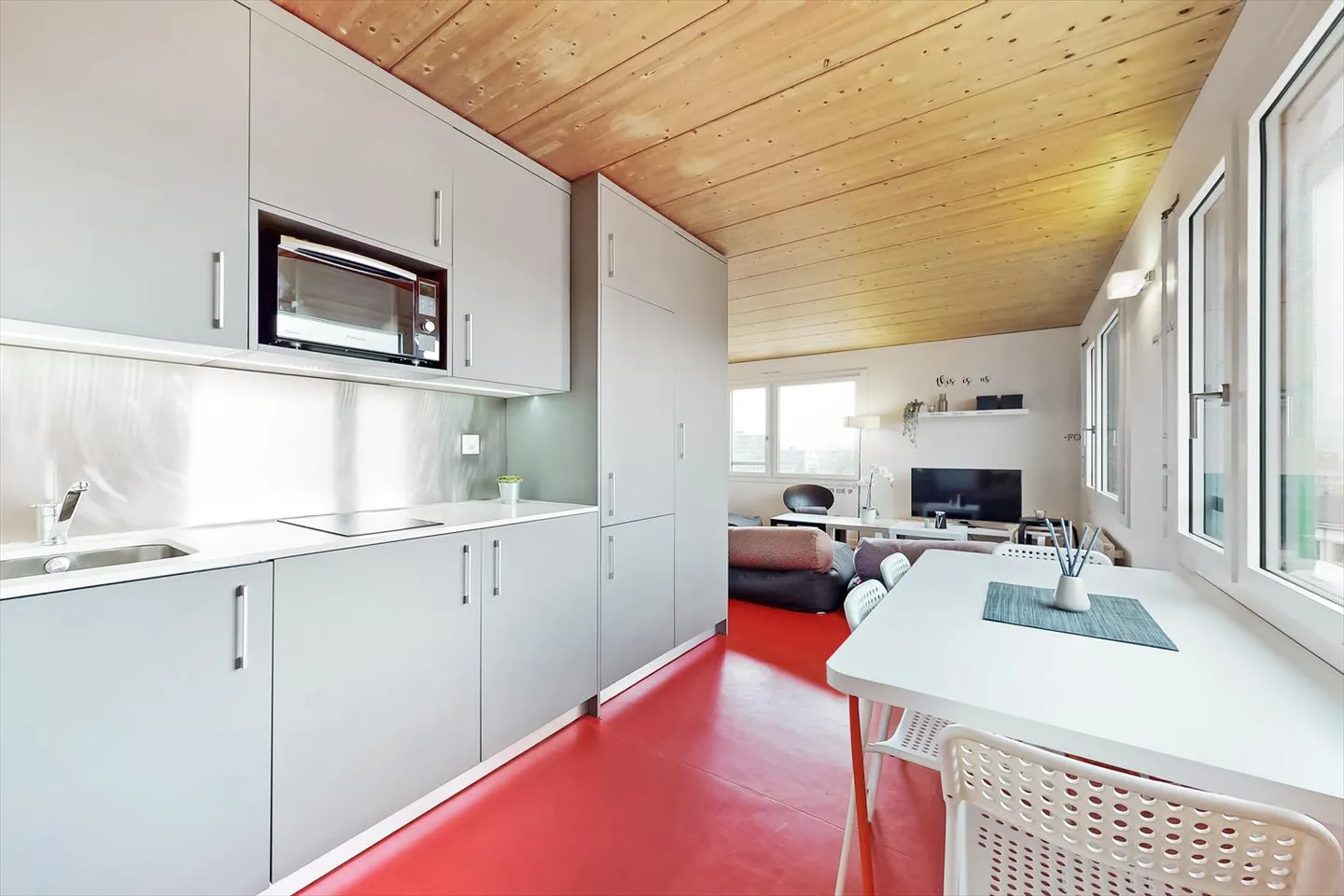 Ampio appartamento arredato! - Foto 3 di 11