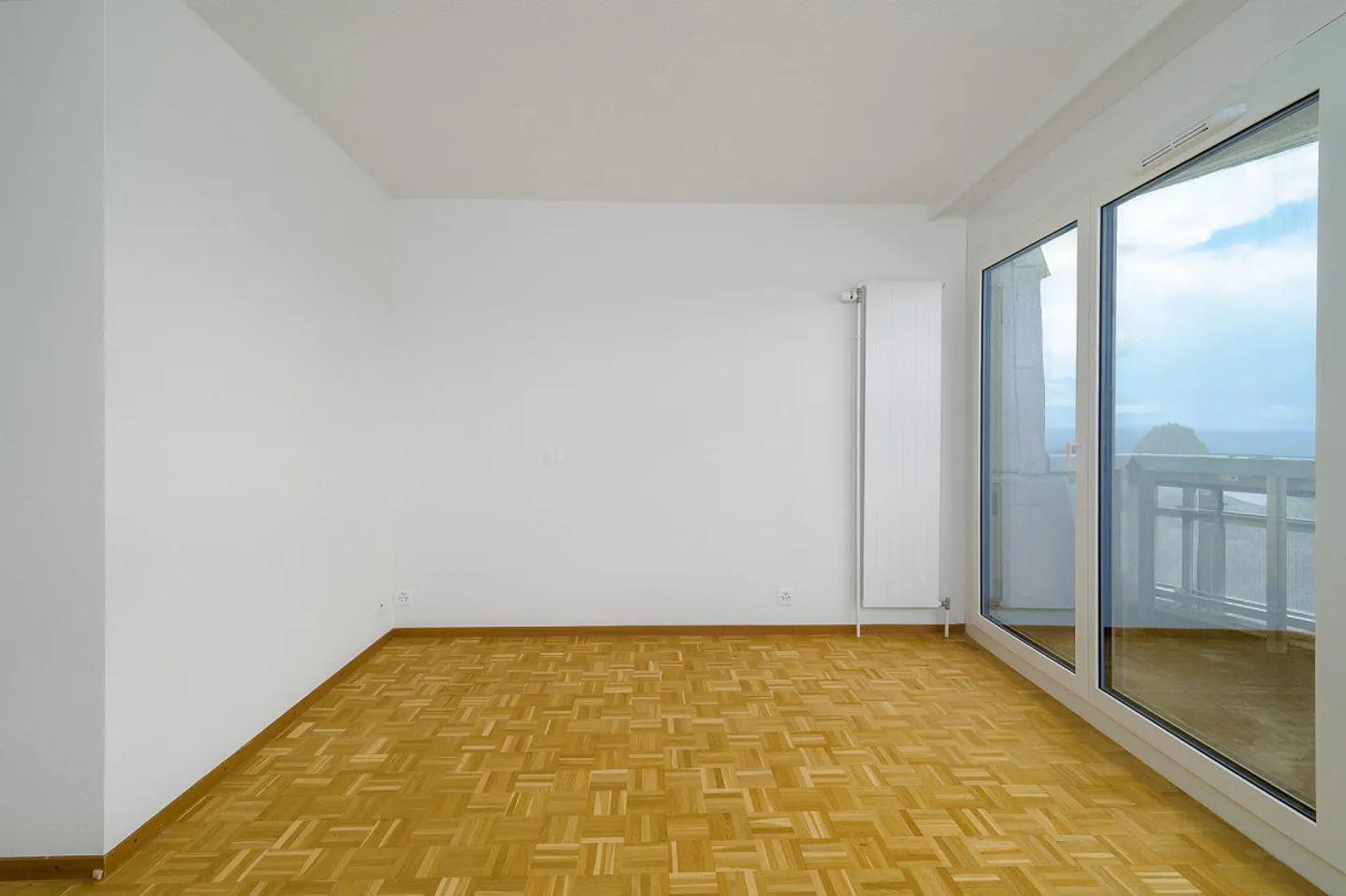 Settle in Morges! 2 rooms in a renovated building! - Photo 1 of 4