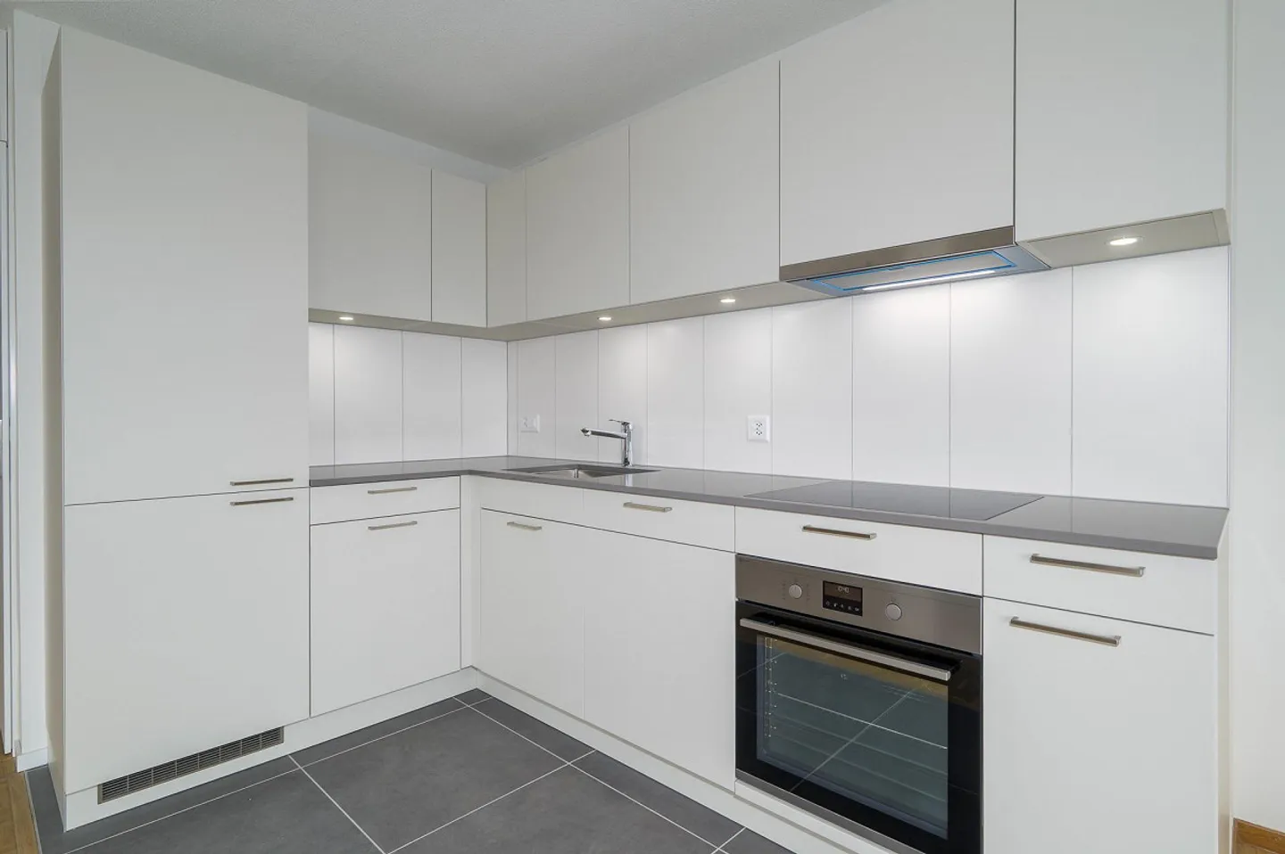 Settle in Morges! 2 rooms in a renovated building! - Photo 2 of 4