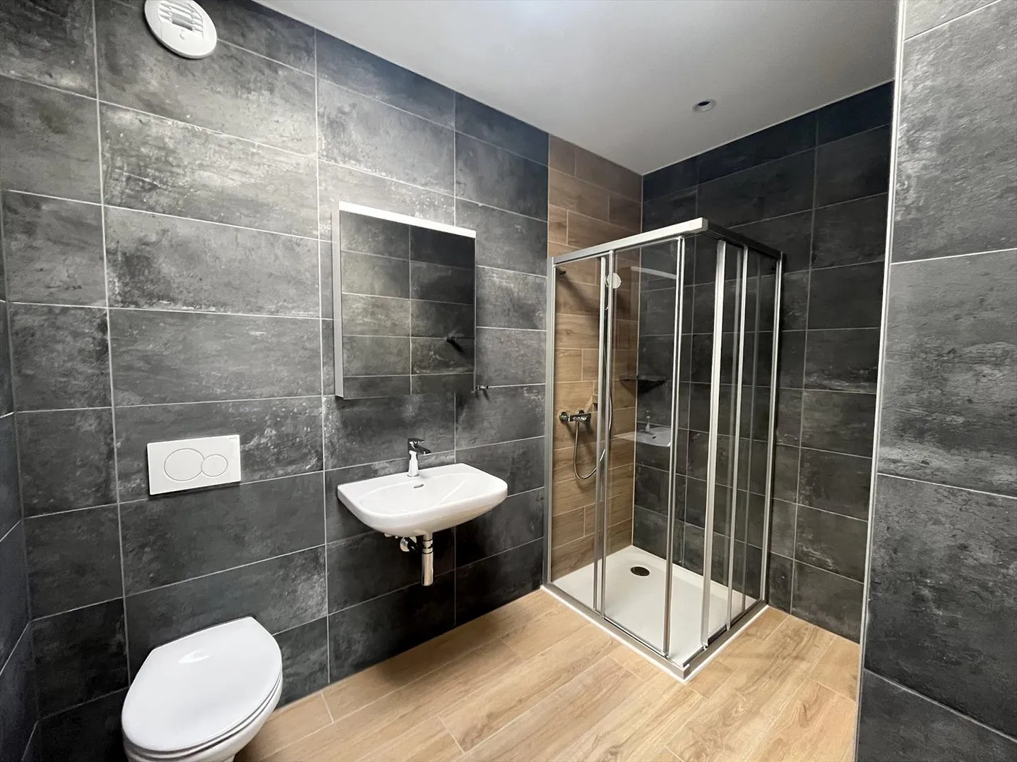 05654 - Appart. 3½ Locali - IMP. CHAMP-RIOND 18 - MATRAN - Foto 9 di 9