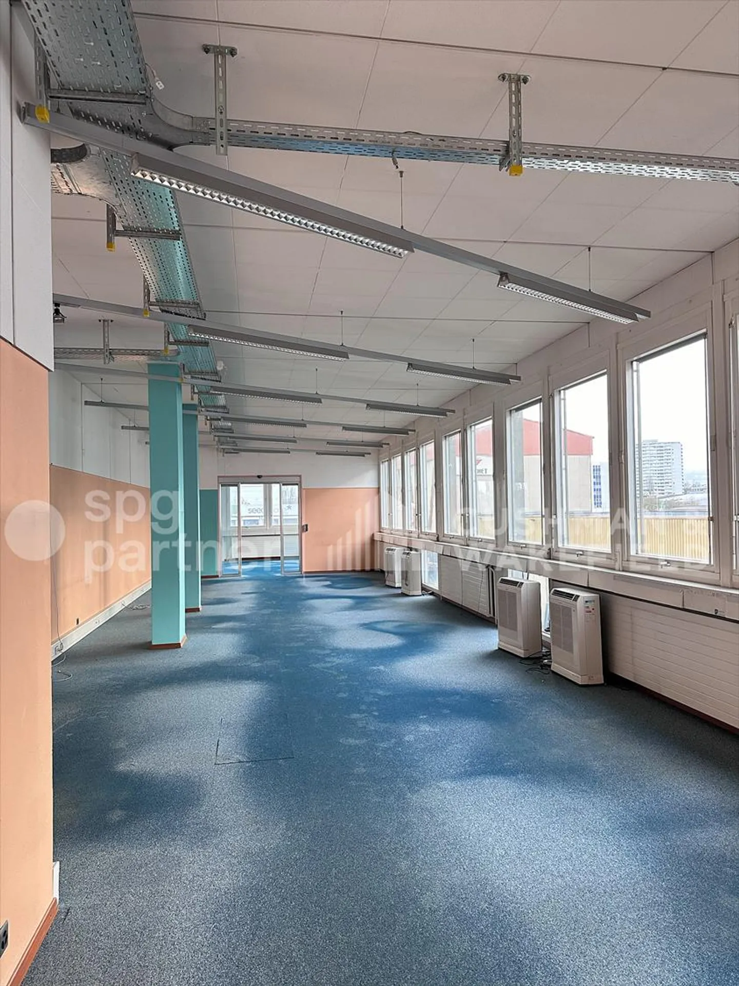 "Jeunes 47" - Spazi artigianali e uffici di 670 m² nel cuore di Praille - Foto 2 di 5