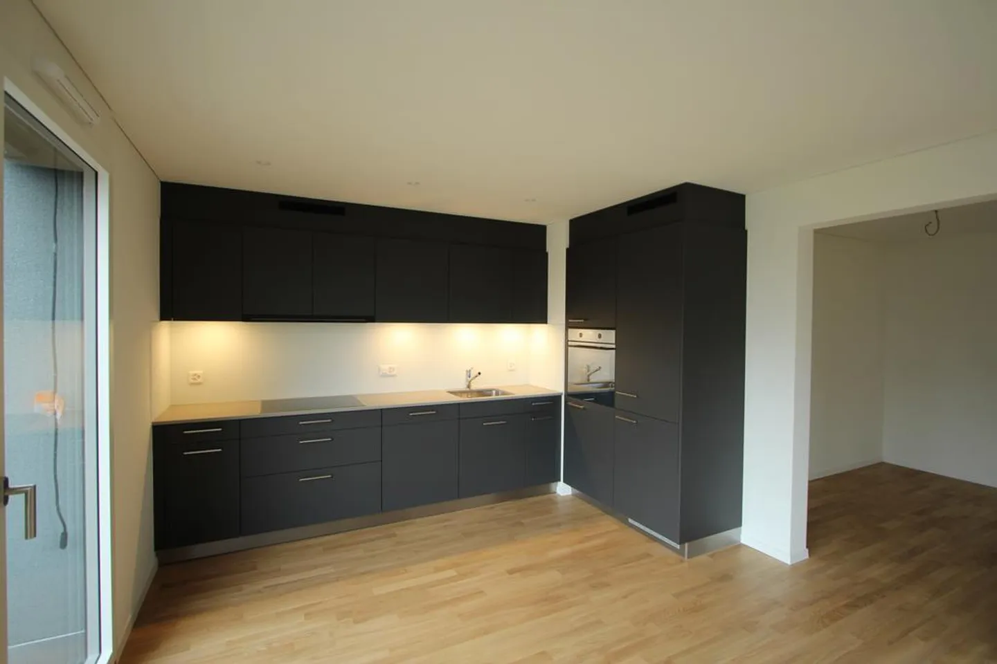 Appartement moderne de 2,5 pièces dans le vert près de la Birs - Photo 2 sur 5