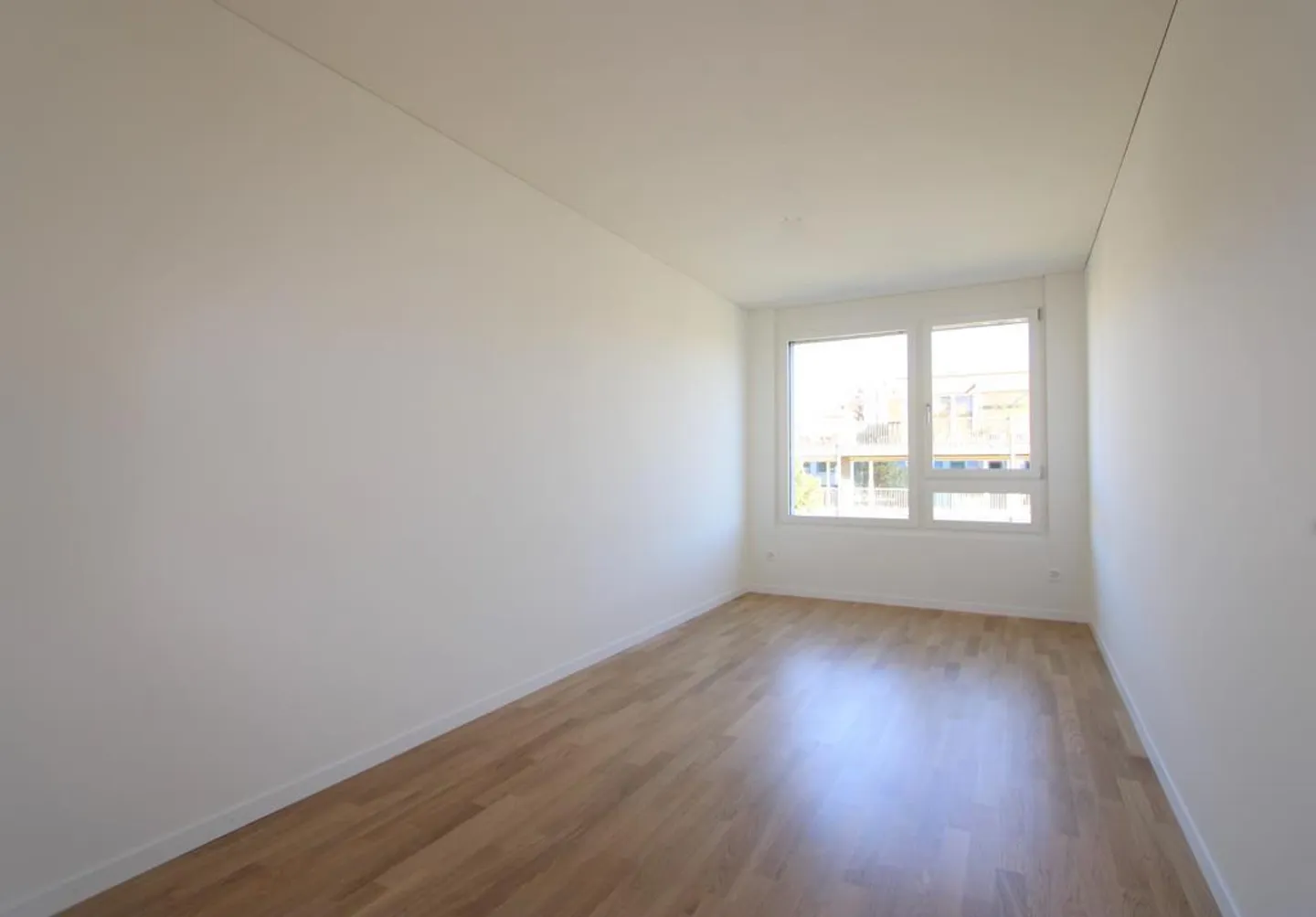 Appartement moderne de 2,5 pièces dans le vert près de la Birs - Photo 3 sur 5