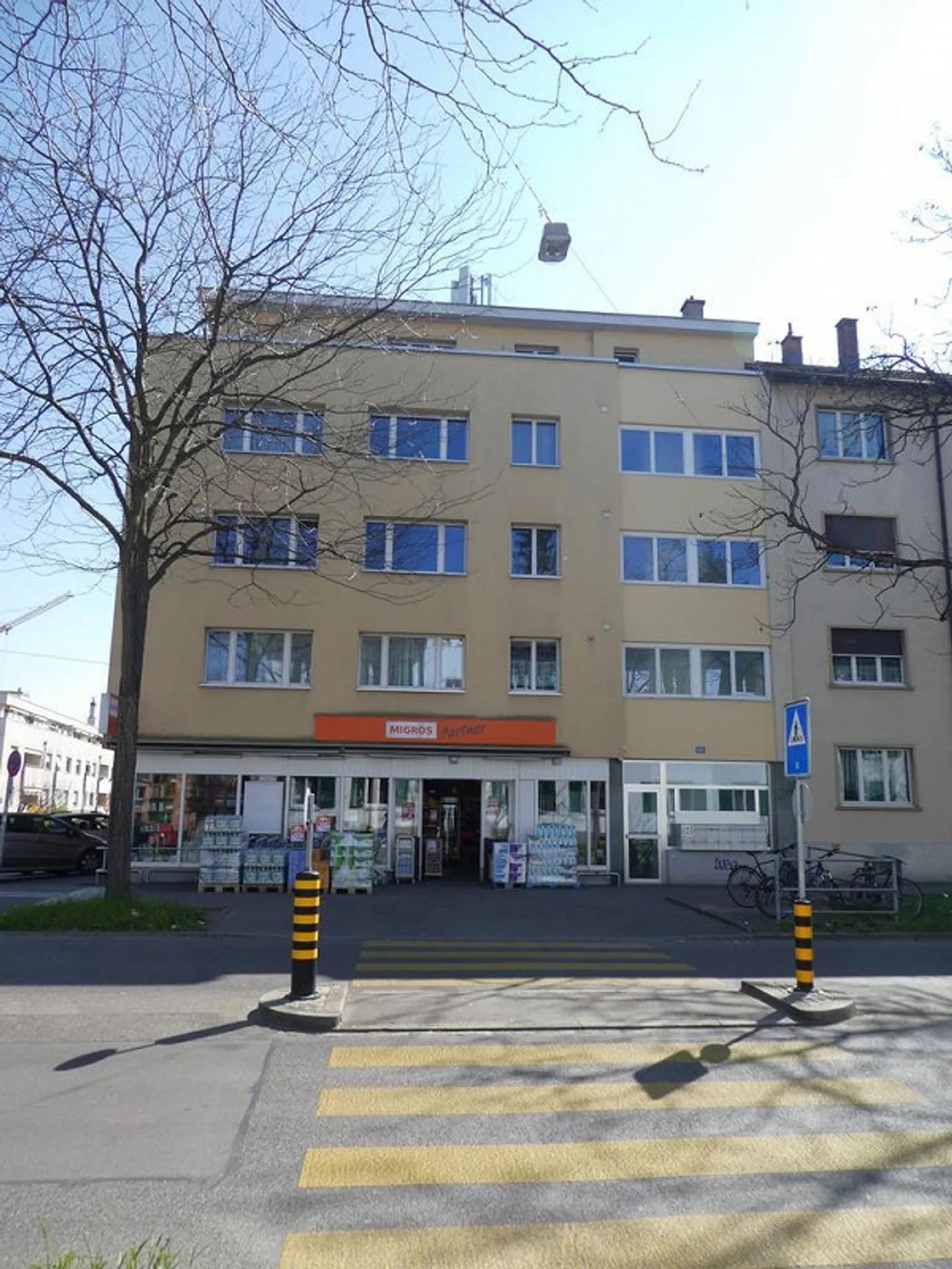 Appartement 3 pièces dans un emplacement central - Photo 2 sur 10