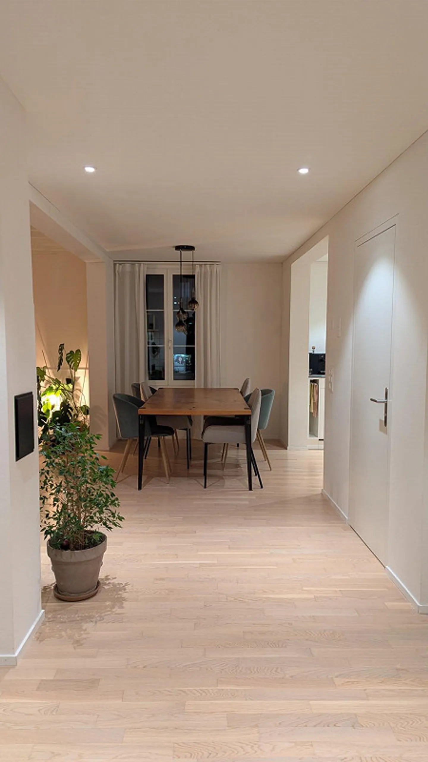 Appartamento centrale, quasi nuovo di 4,5 stanze con fascino in un edificio storico - Foto 1 di 8