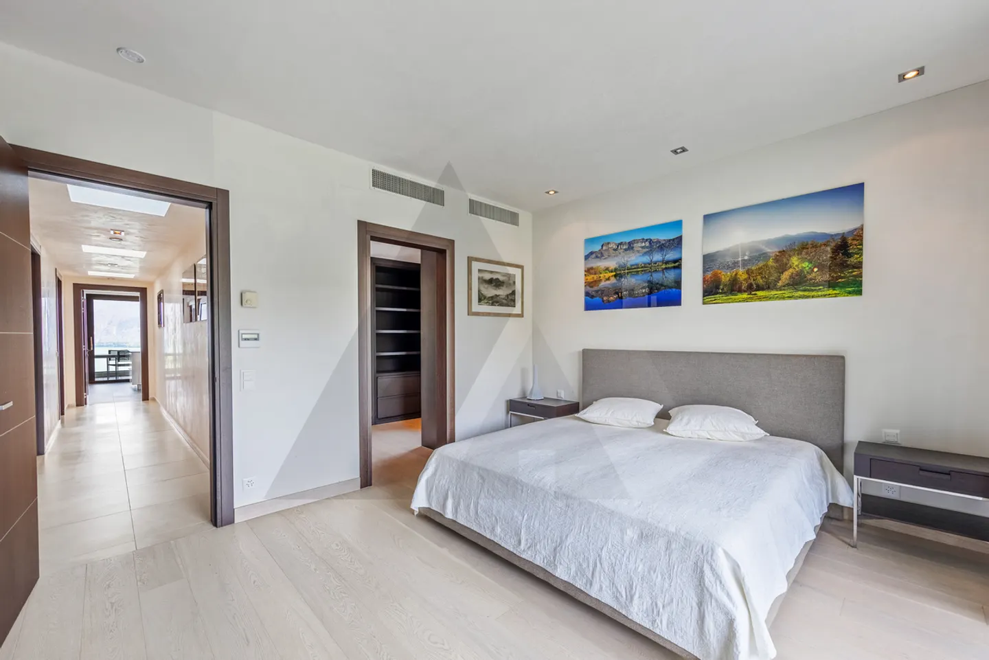 Penthouse with Lake Views - Photo 12 of 16
