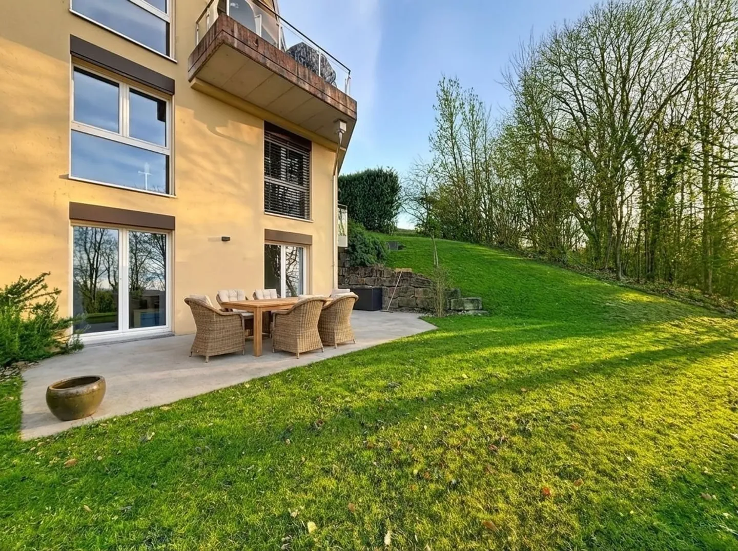 Belmont-sur-Lausanne - Prächtiges Einfamilienhaus auf drei Ebenen - Photo 11 sur 12