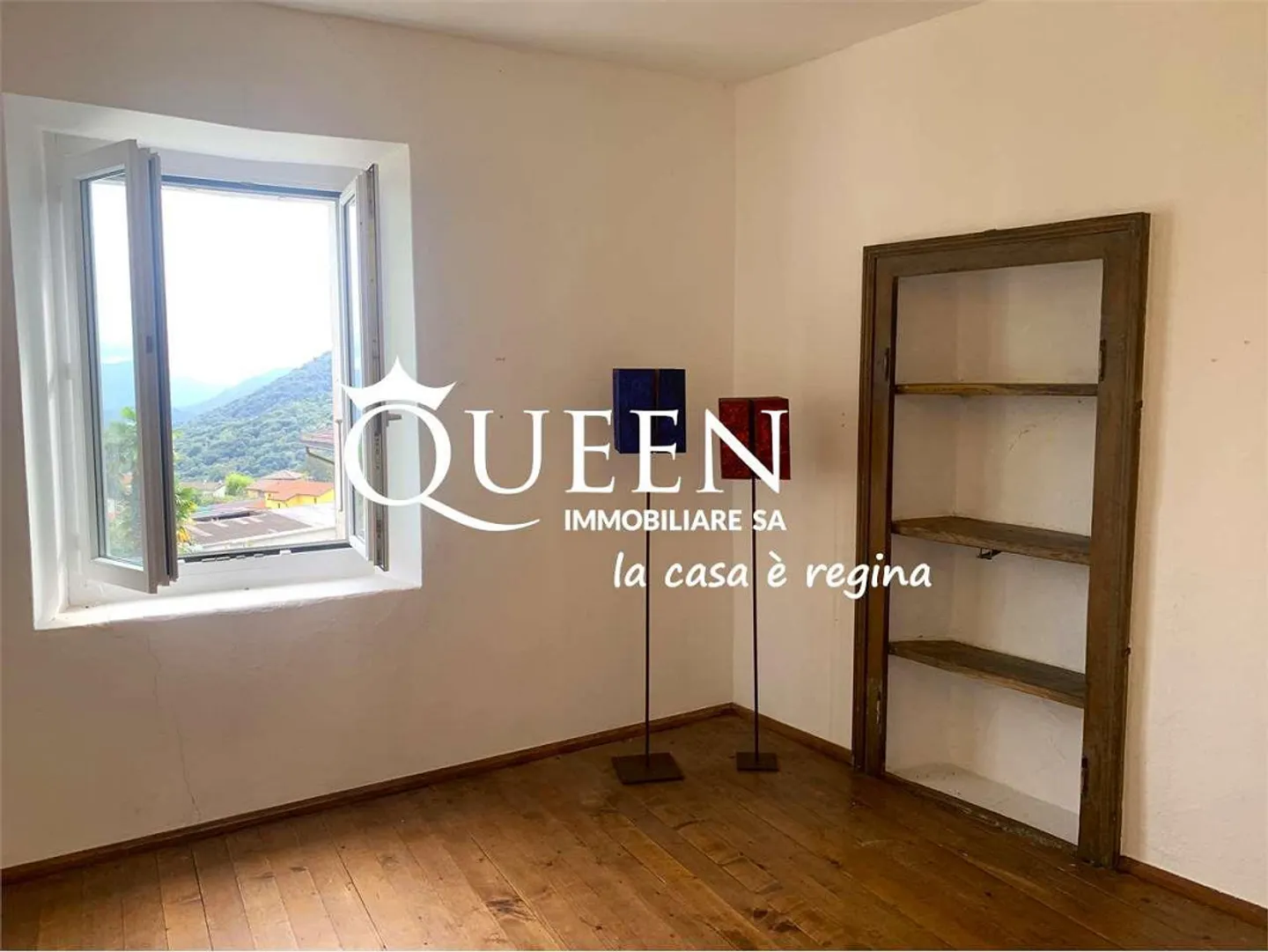 Novaggio: 8-room house, 308 sqm, in the nucleus with attached land 195 sqm - Photo 9 of 12