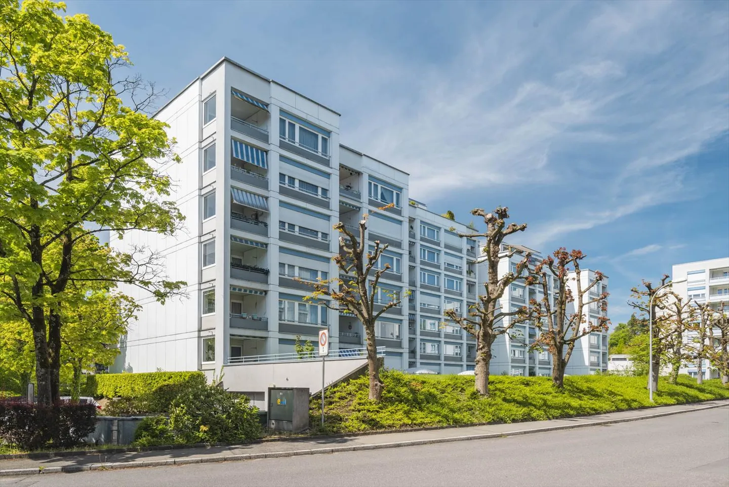 Louer sans dépôt - Quartier résidentiel calme près du lac avec terrasse sur le toit - Photo 1 sur 7