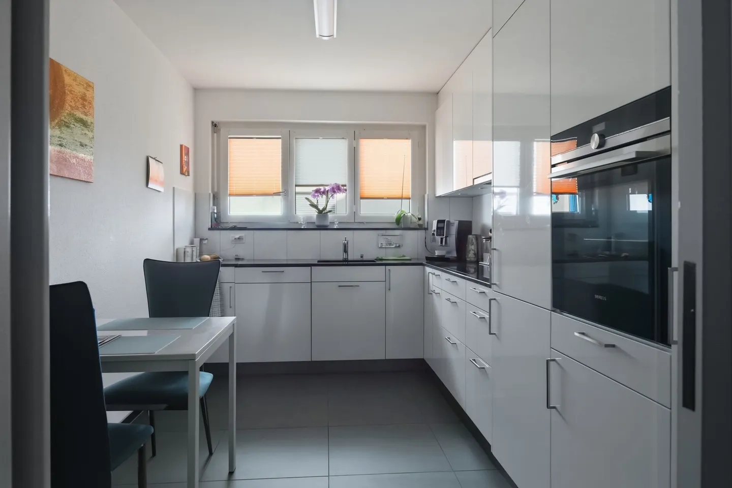 Bright 4.5-room apartment in a quiet location - Photo 1 of 8