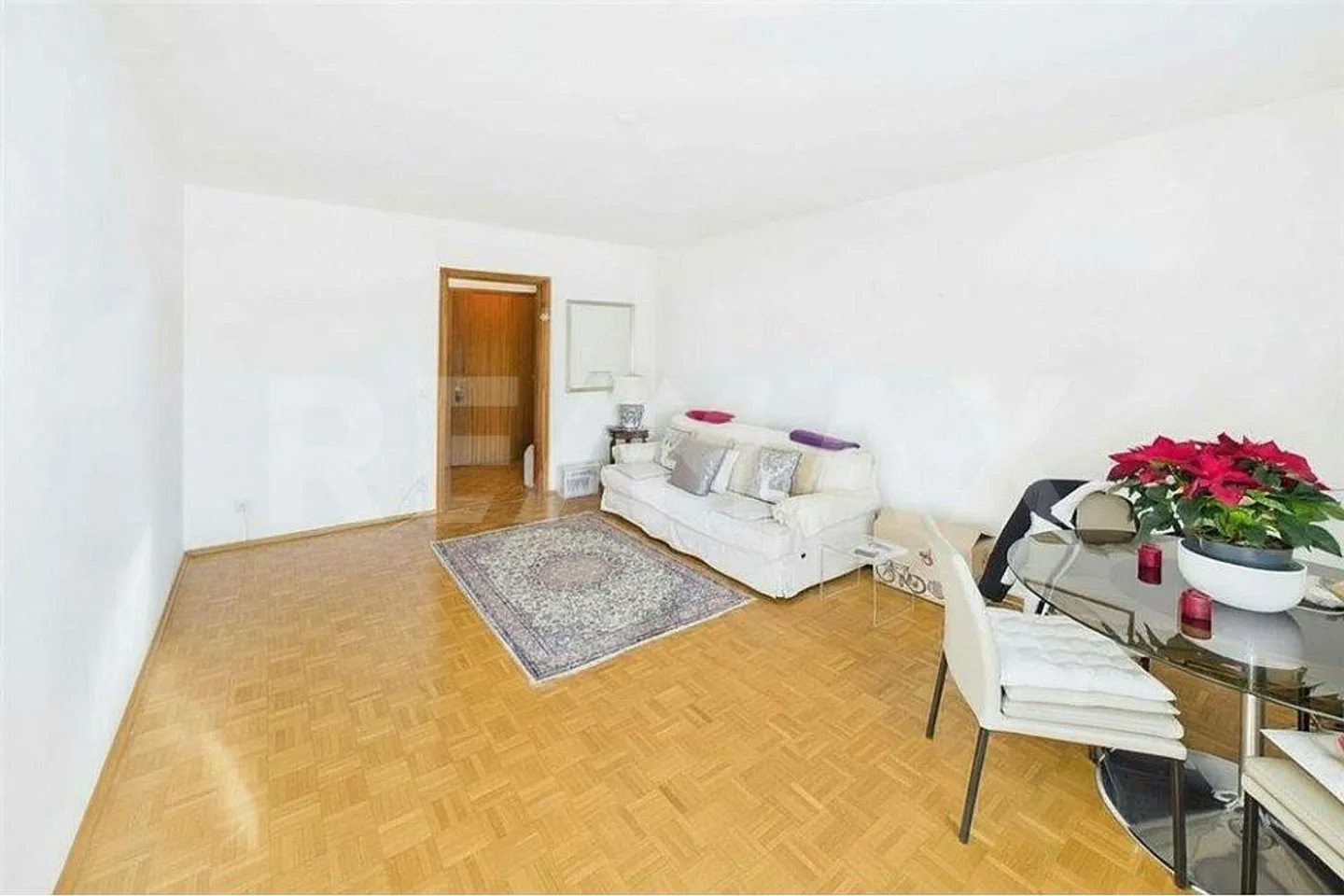 Luminoso appartamento di 3,5 locali in una zona tranquilla - Foto 5 di 13