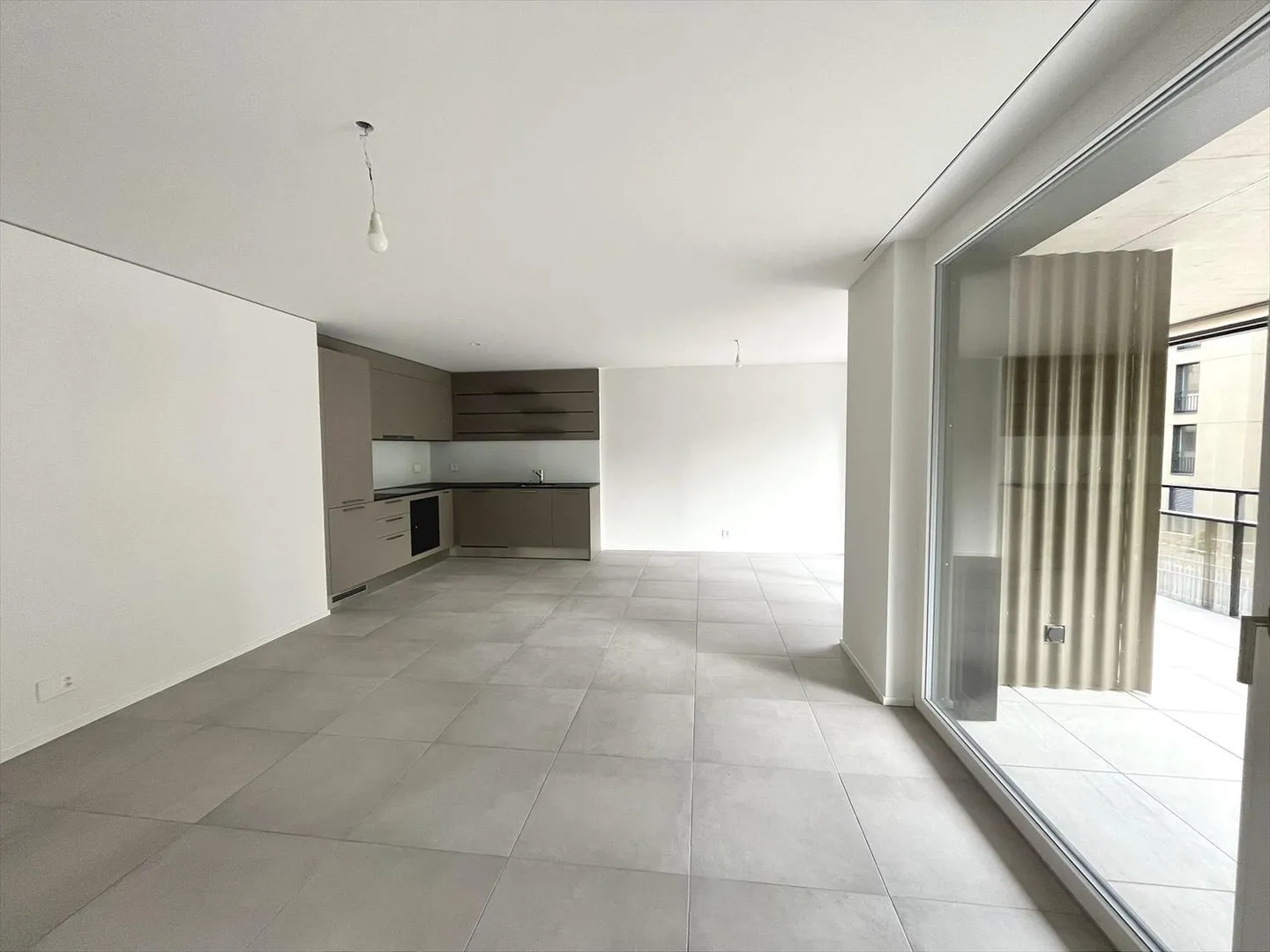 05602 - Appart. 3½ Räume - IMP. CHAMP-RIOND 16 - MATRAN - Foto 1 von 9