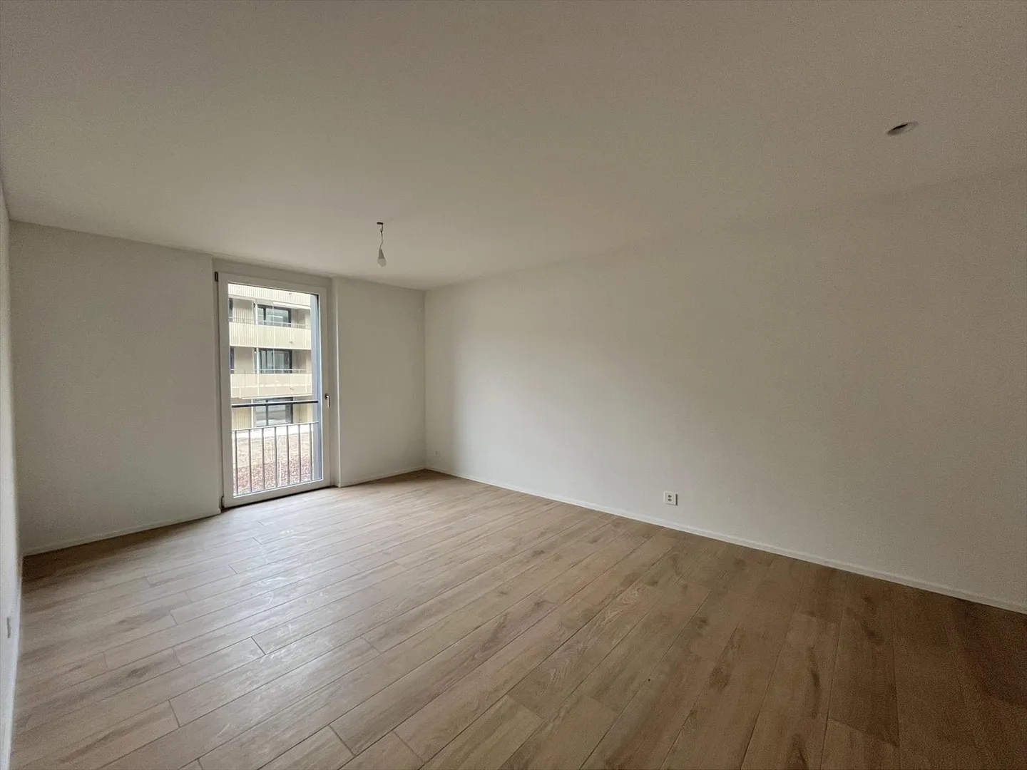 05602 - Appart. 3½ Räume - IMP. CHAMP-RIOND 16 - MATRAN - Foto 4 von 9