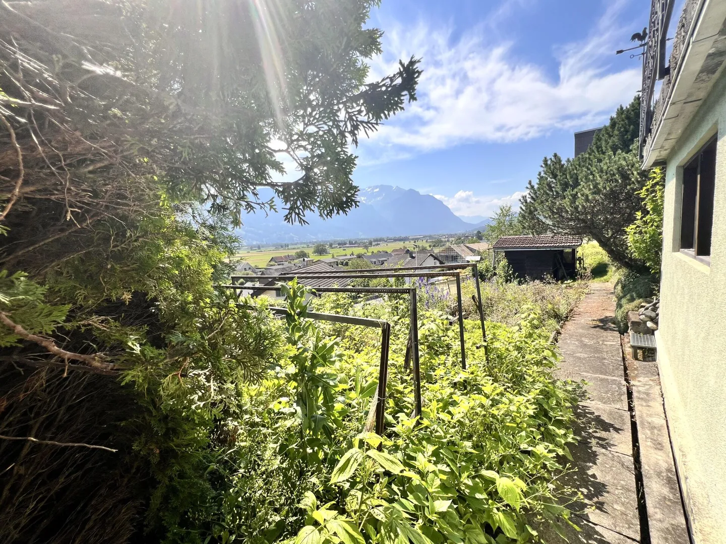Ein Haus, zwei Parzellen, unzählige Möglichkeiten - Foto 2 von 6