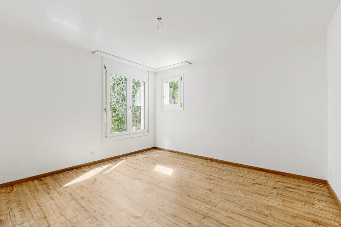 A simple and pleasant living environment - Photo 8 of 11