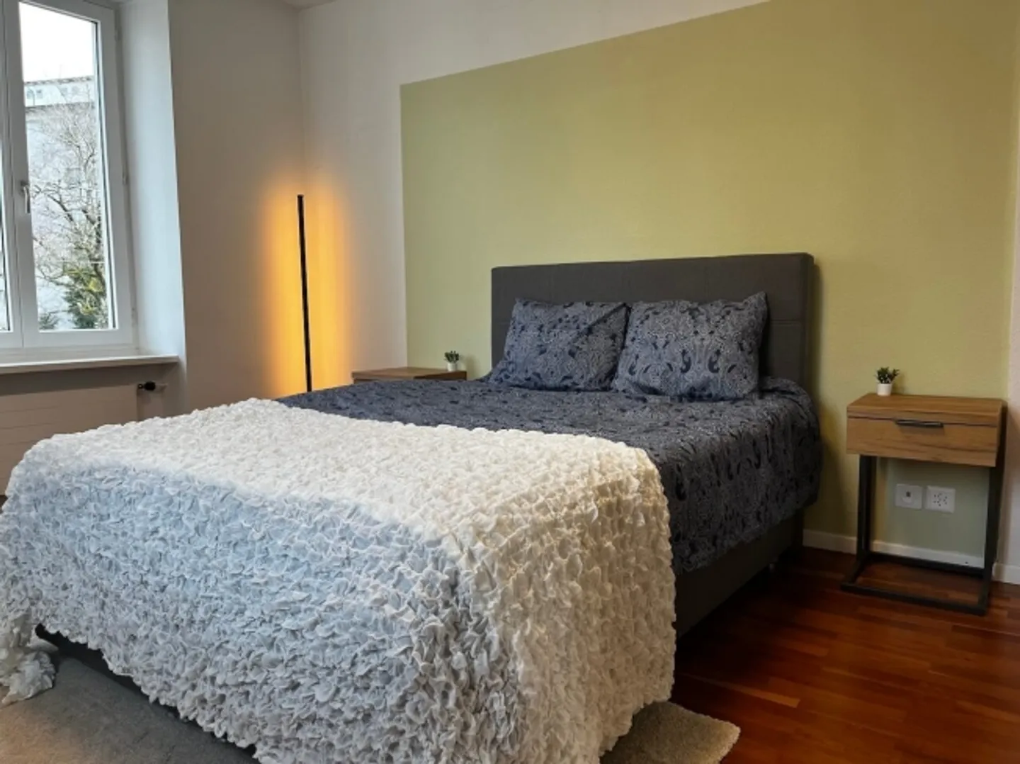 Camera arredata in appartamento modernizzato in posizione centrale - Foto 5 di 13