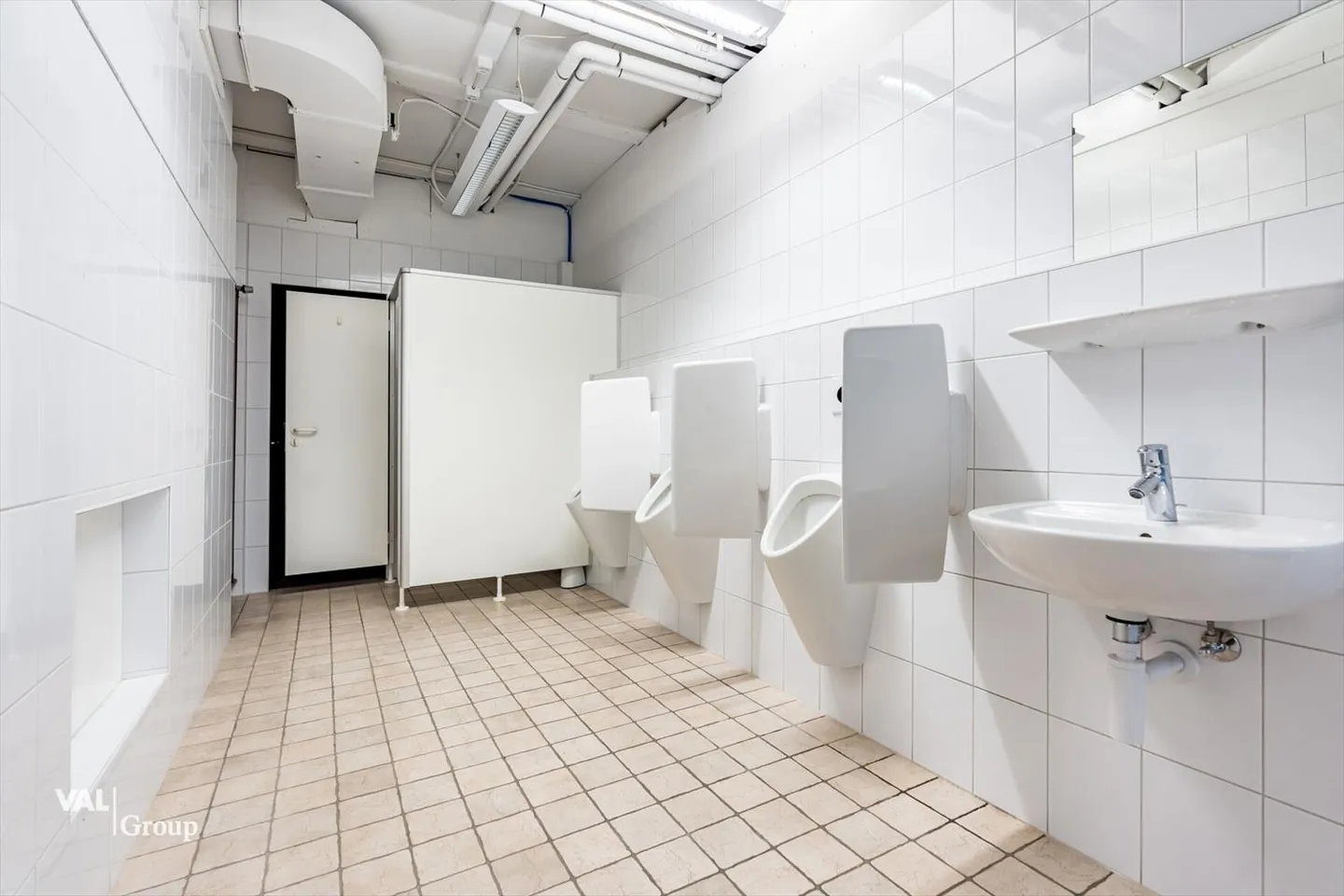 In affitto: spazio amministrativo moderno e luminoso - 1.200 m² ad Aigle - Foto 8 di 13