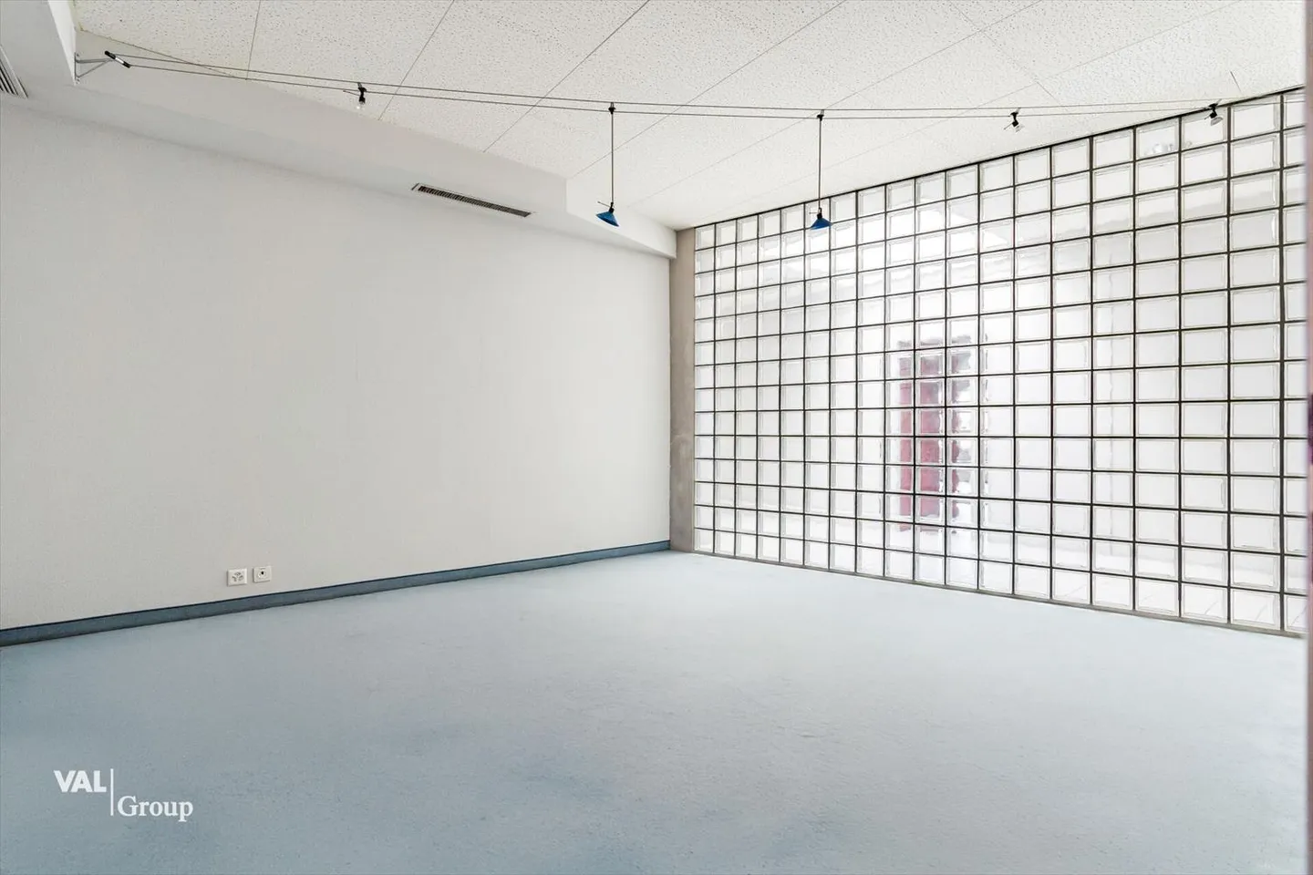 In affitto: spazio amministrativo moderno e luminoso - 1.200 m² ad Aigle - Foto 9 di 13