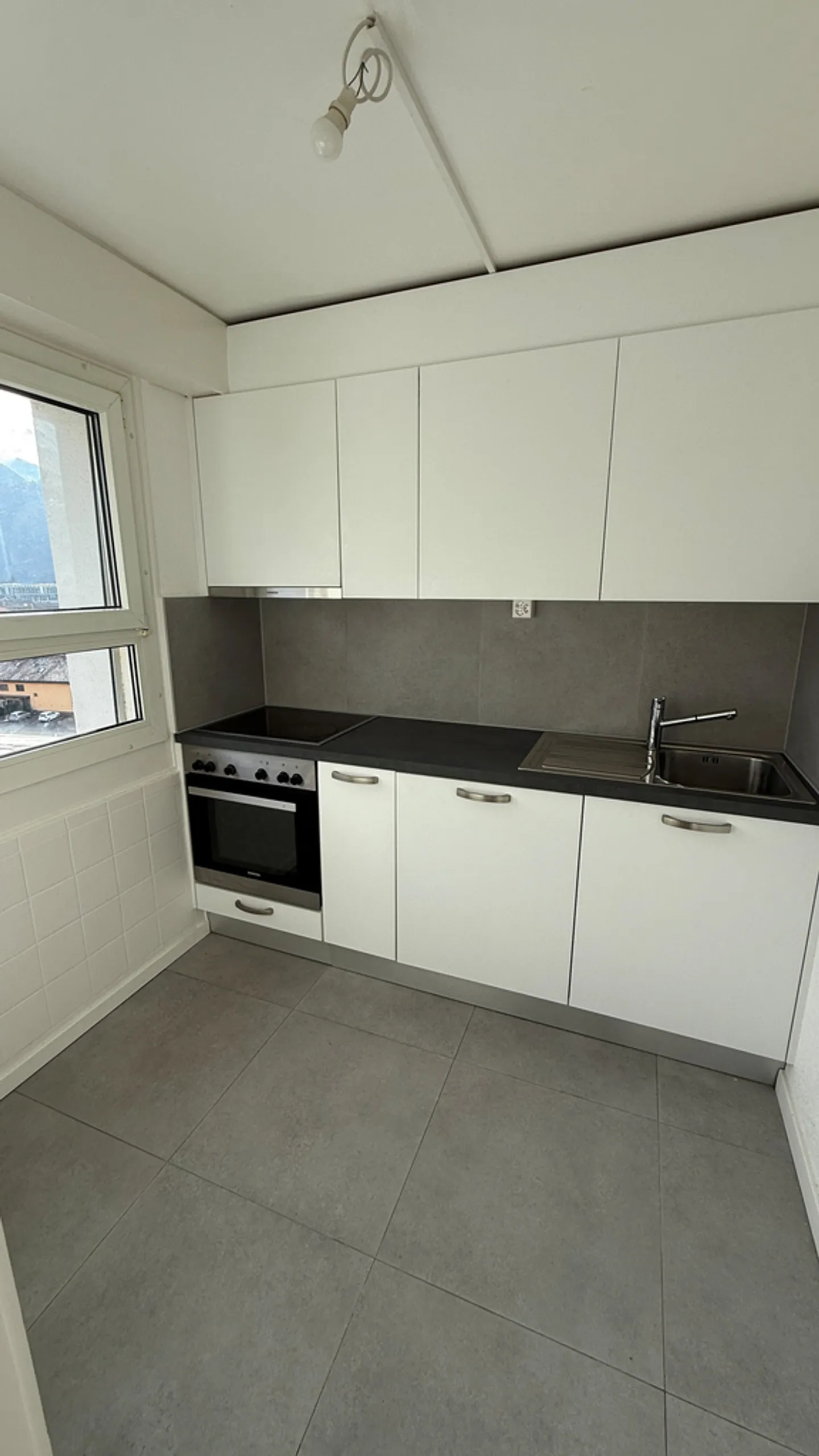 Charming 3-Room Apartment - Photo 2 of 5