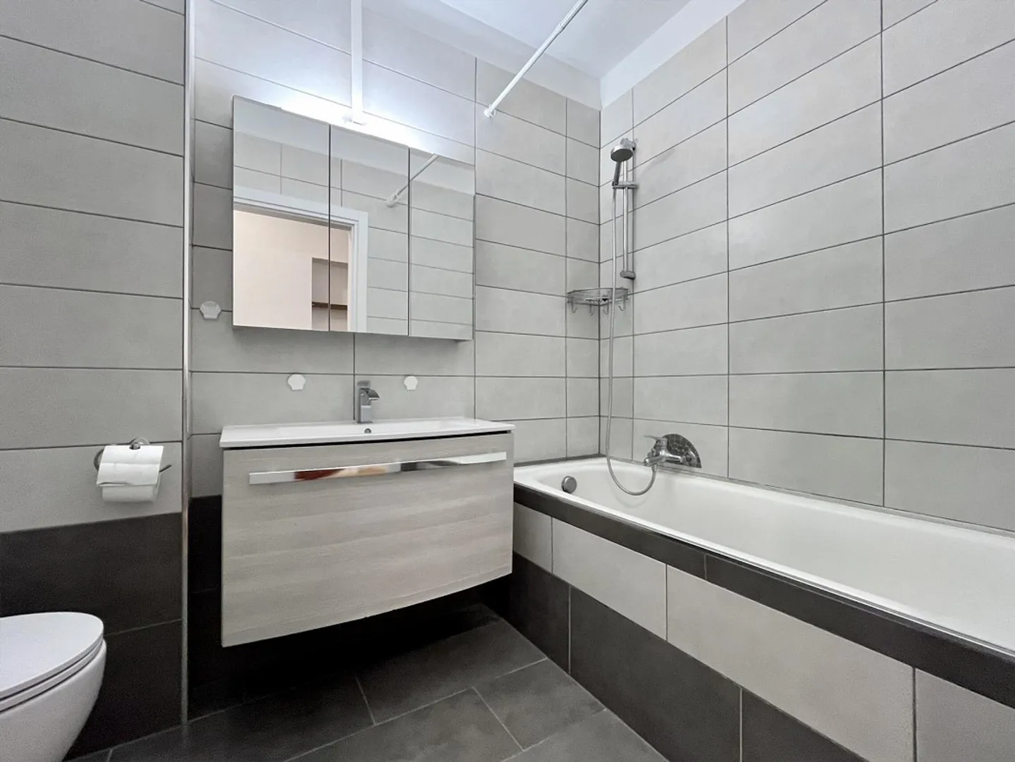 1.5 LOC. RENOVATED IDEAL AS AN INVESTMENT IN COLDREIO - Photo 9 of 13