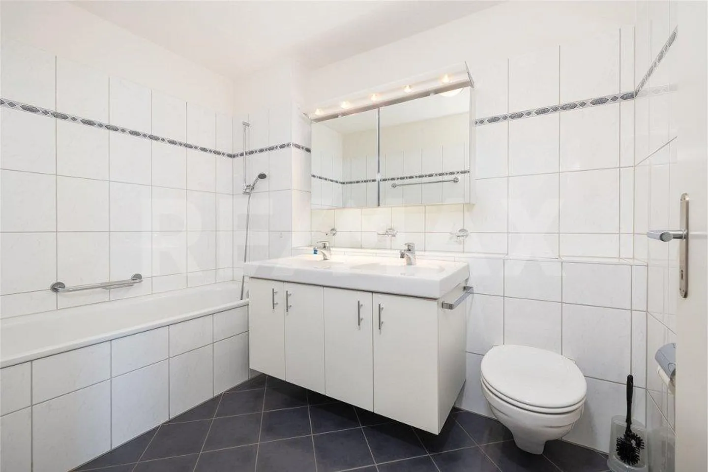 Bright 3.5-room apartment with garden idyll in Neerach - Photo 6 of 13