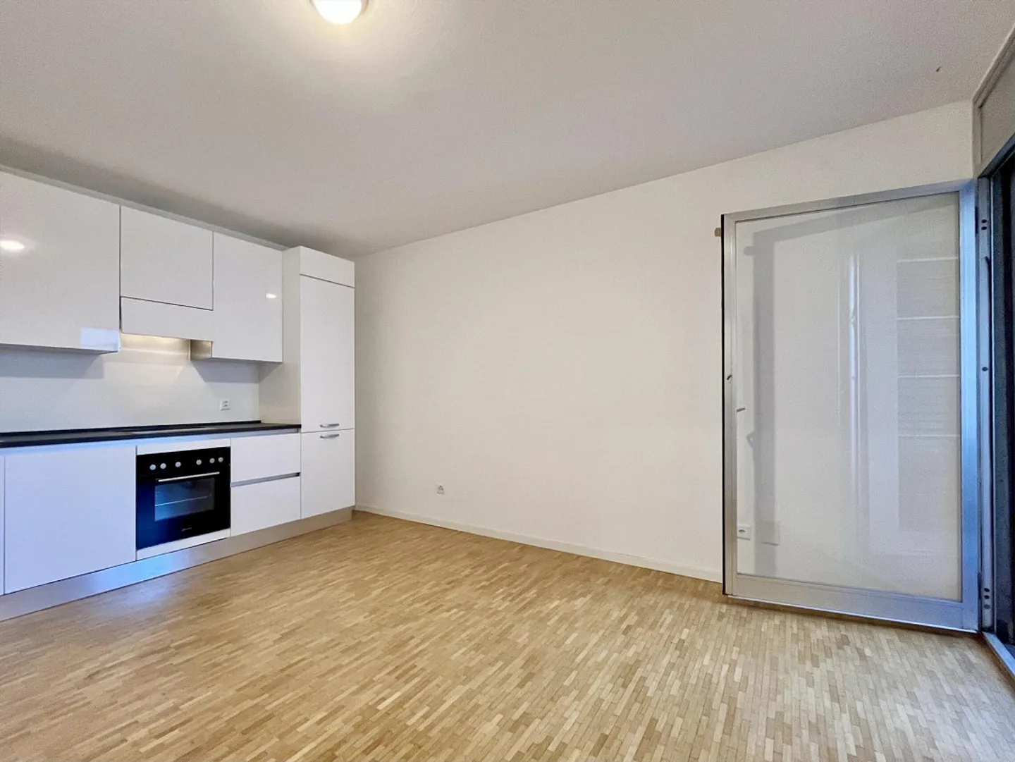 1.5 LOC. RENOVATED IDEAL AS AN INVESTMENT IN COLDREIO - Photo 2 of 13