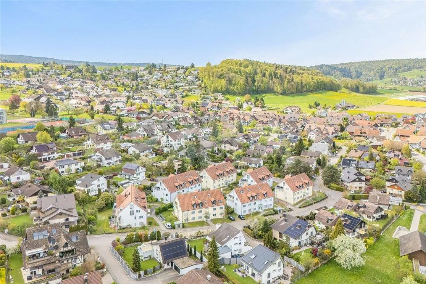 Bright 3.5-room apartment with garden idyll in Neerach - Photo 13 of 13