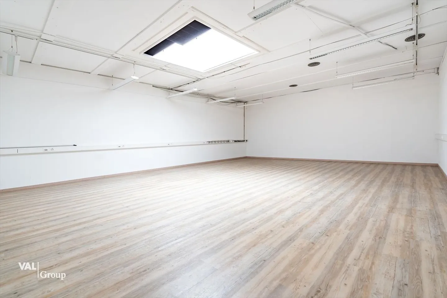 In affitto: spazio amministrativo moderno e luminoso - 1.200 m² ad Aigle - Foto 13 di 13