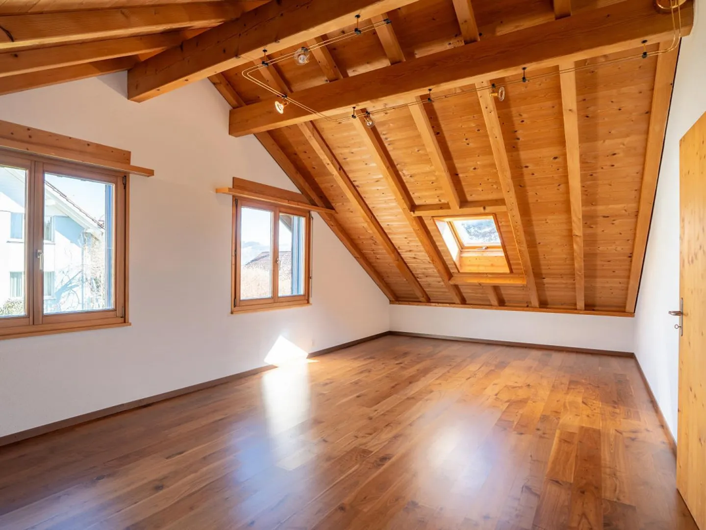 Sunny living paradise with large natural garden - Photo 5 of 9