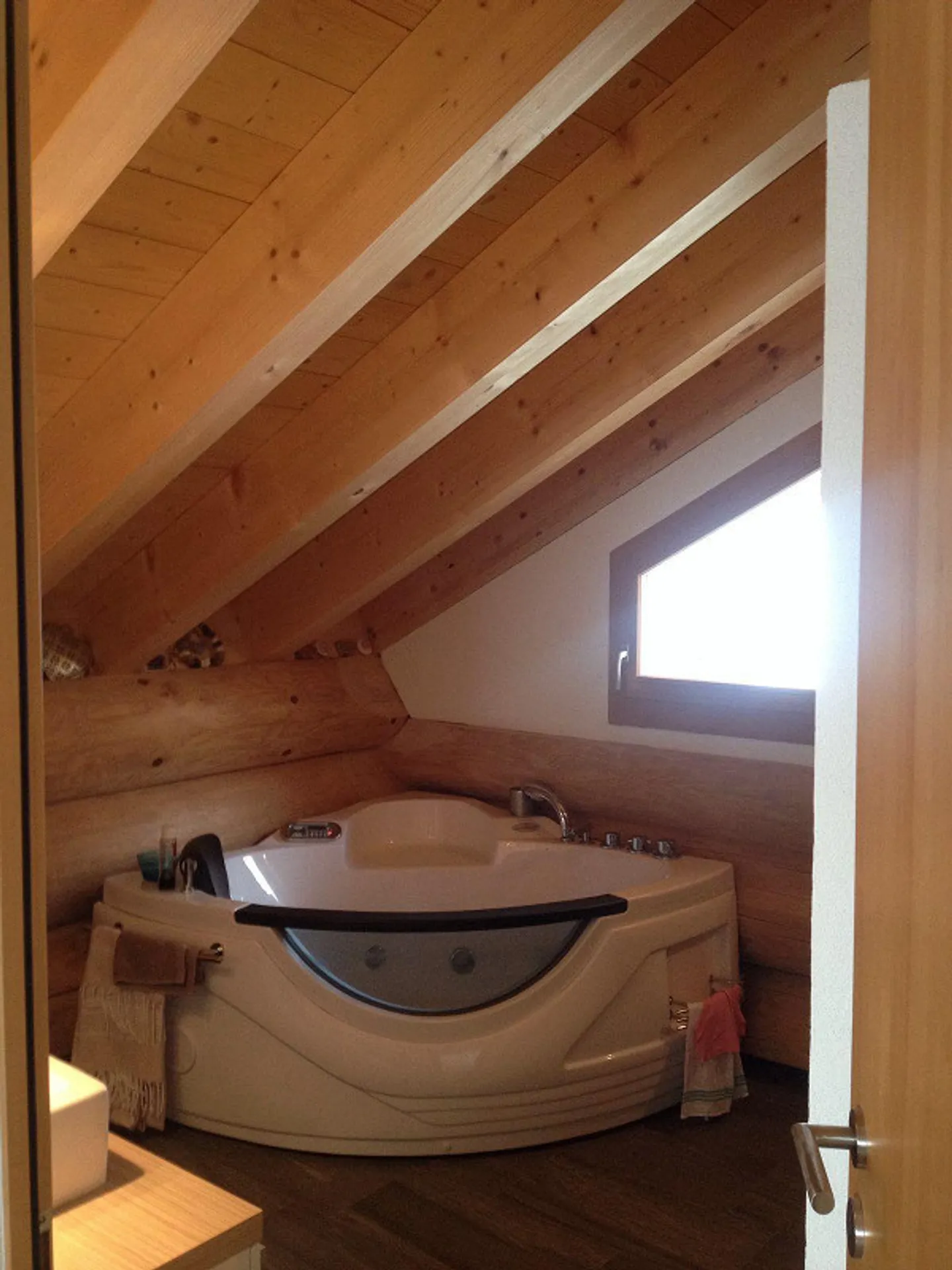 Charmant chalet en bois dans la nature - Photo 6 sur 8