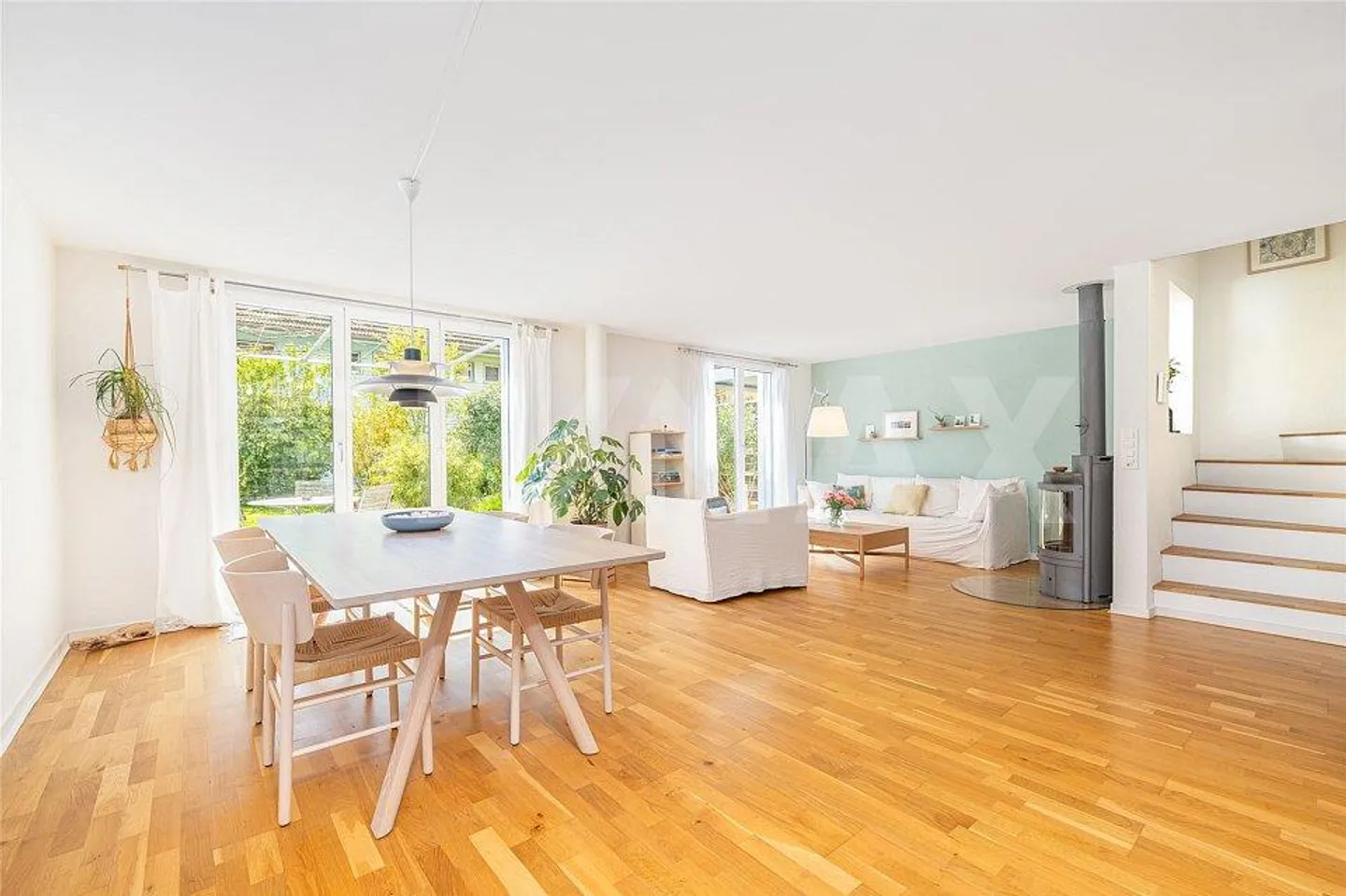 Bright, quiet and family-friendly - a home to... - Photo 2 of 13