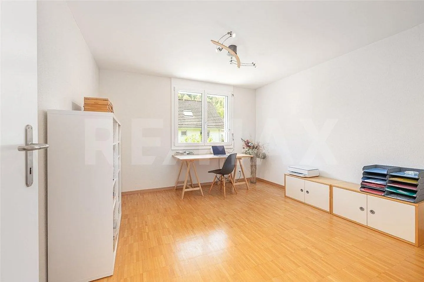 Bright, quiet and family-friendly - a home to... - Photo 9 of 13