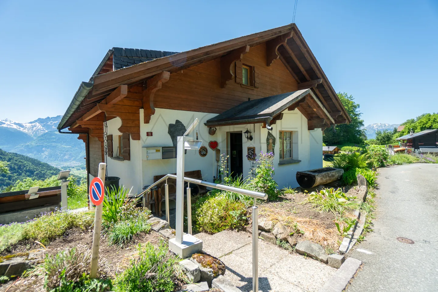 Rare family apartment facing the Dents du Midi - Photo 1 of 27