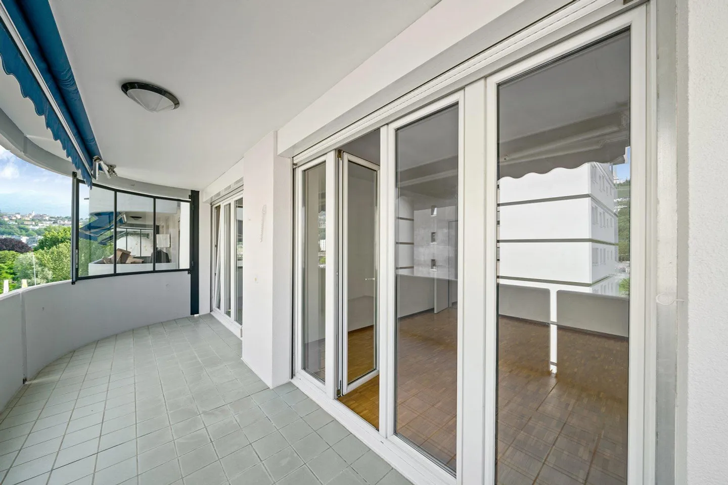 Apartment for rent - Photo 8 of 9