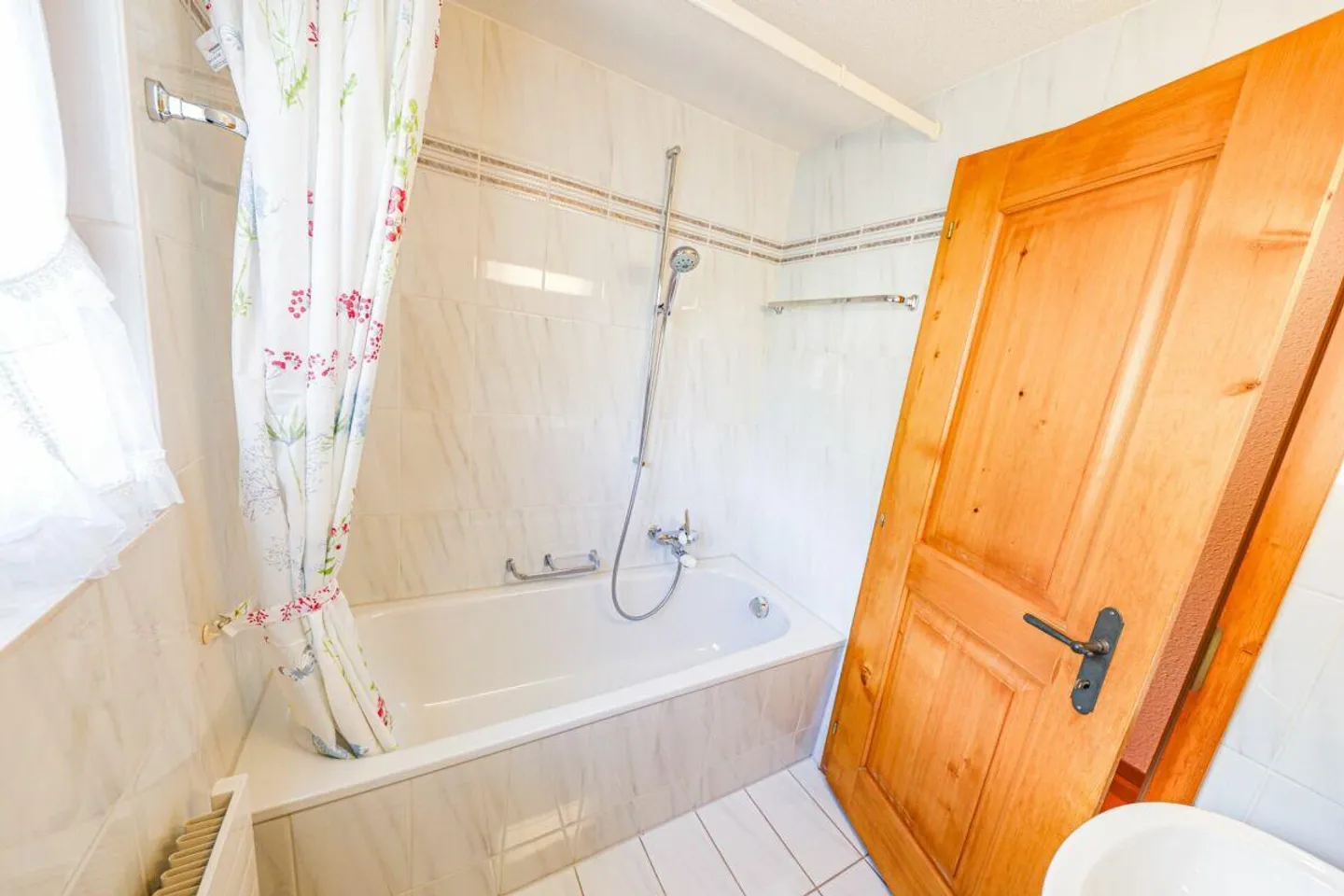 Appartement confortable de 3,5 pièces au rez-de-chaussée - Photo 8 sur 10