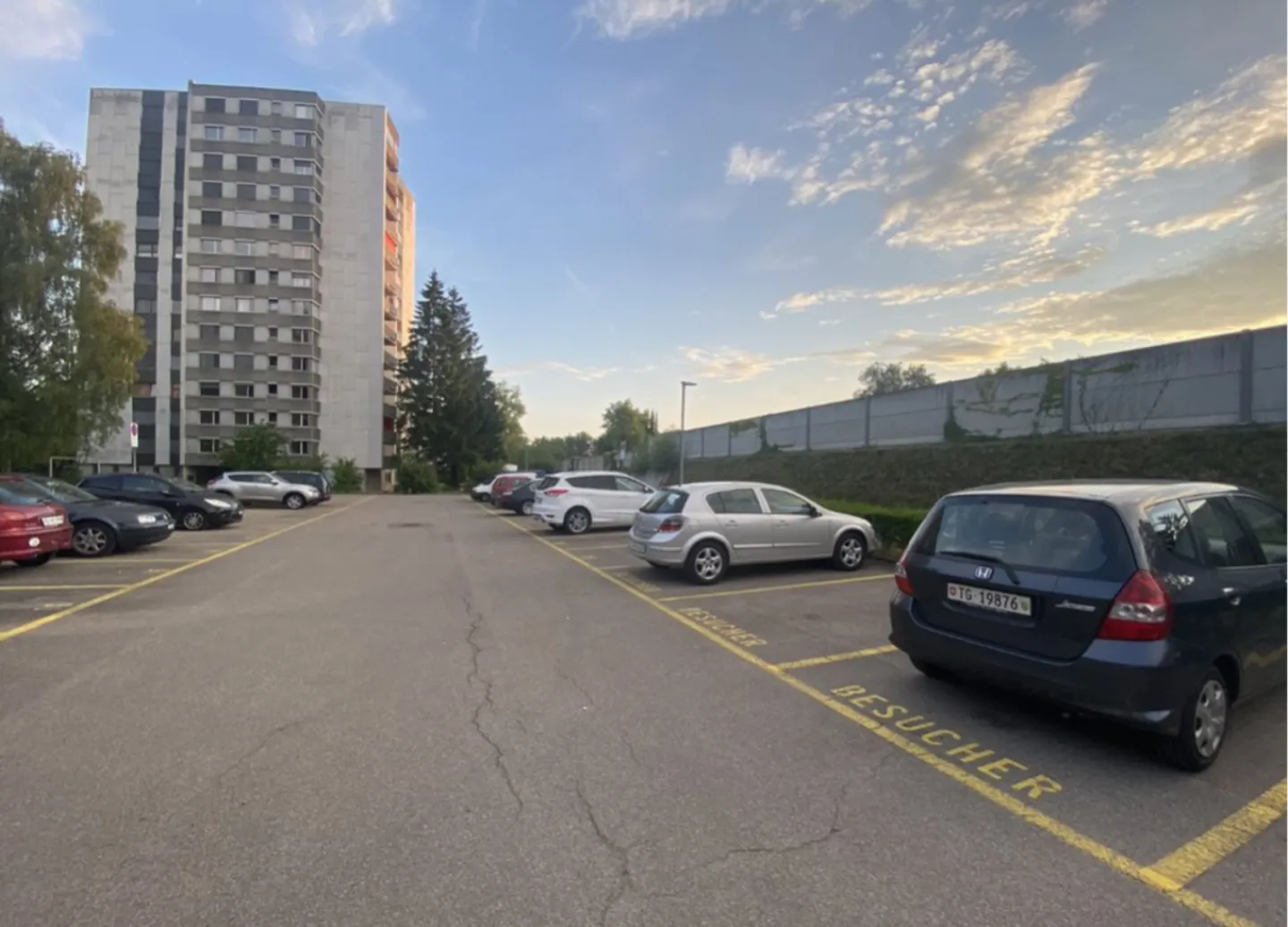 Parkplätze per sofort! - Foto 1 von 1