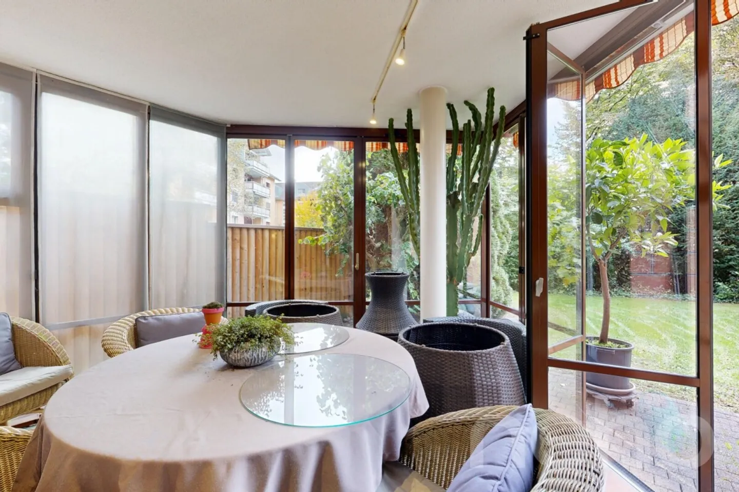 Appartamento in vendita - Foto 2 di 12