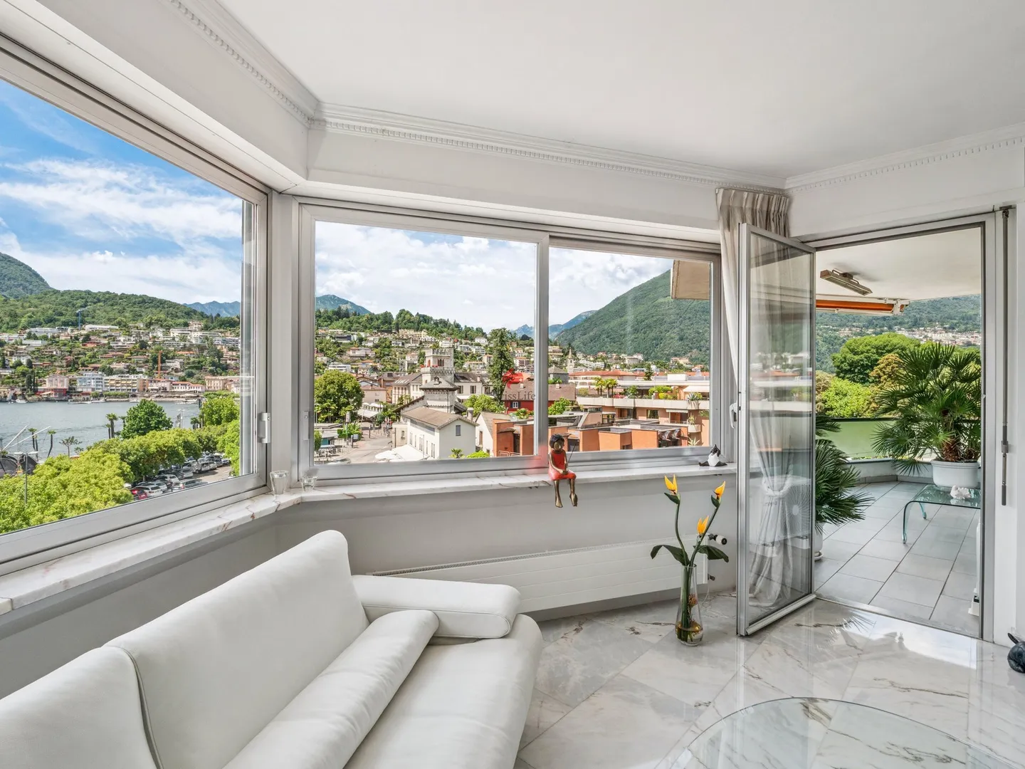 Vie exclusive directement au bord du lac ! - Photo 4 sur 10