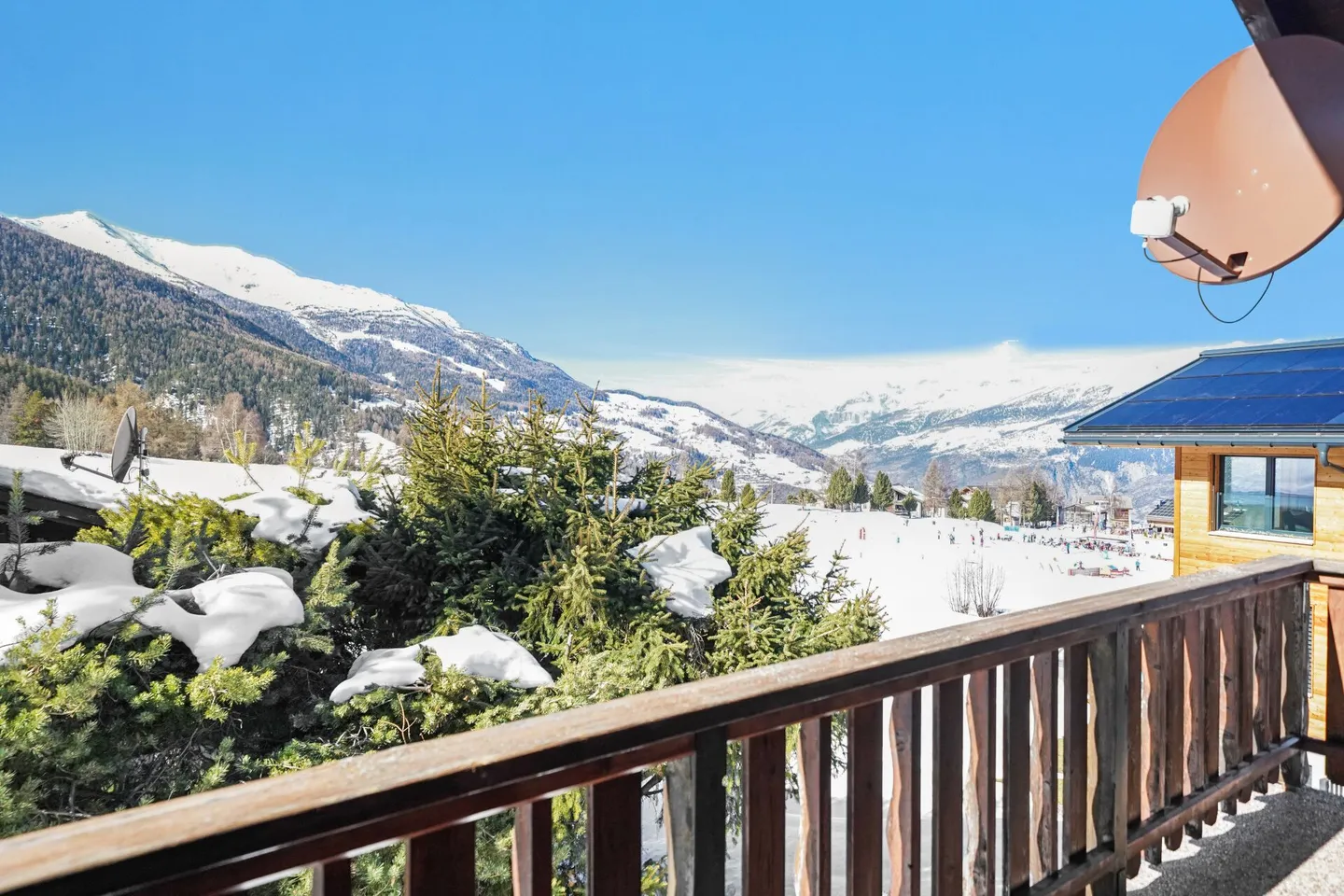 Affordable well-kept 4.5-room chalet directly on the ski slope - Photo 12 of 13