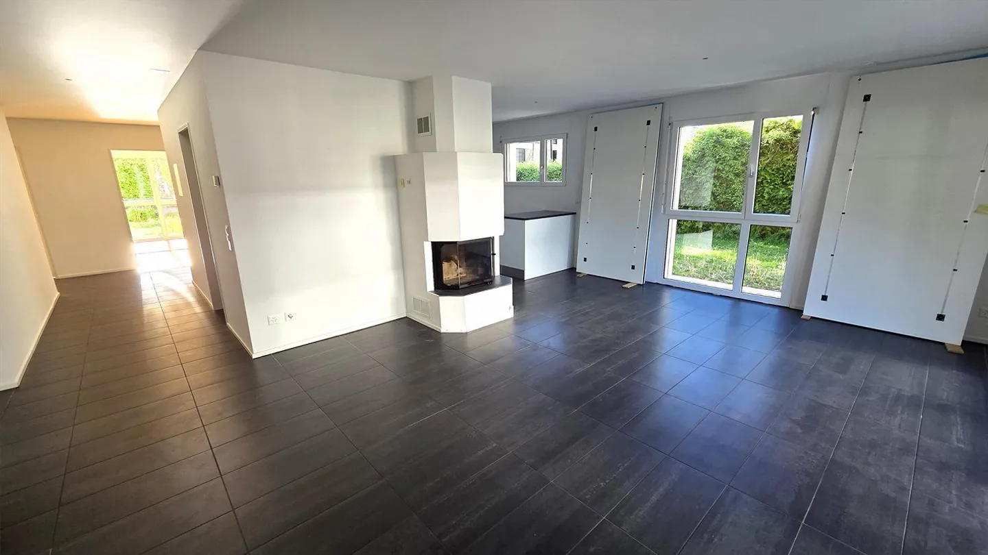 Garden apartment in a quiet location near the train station with garage and parking space - Photo 3 of 14