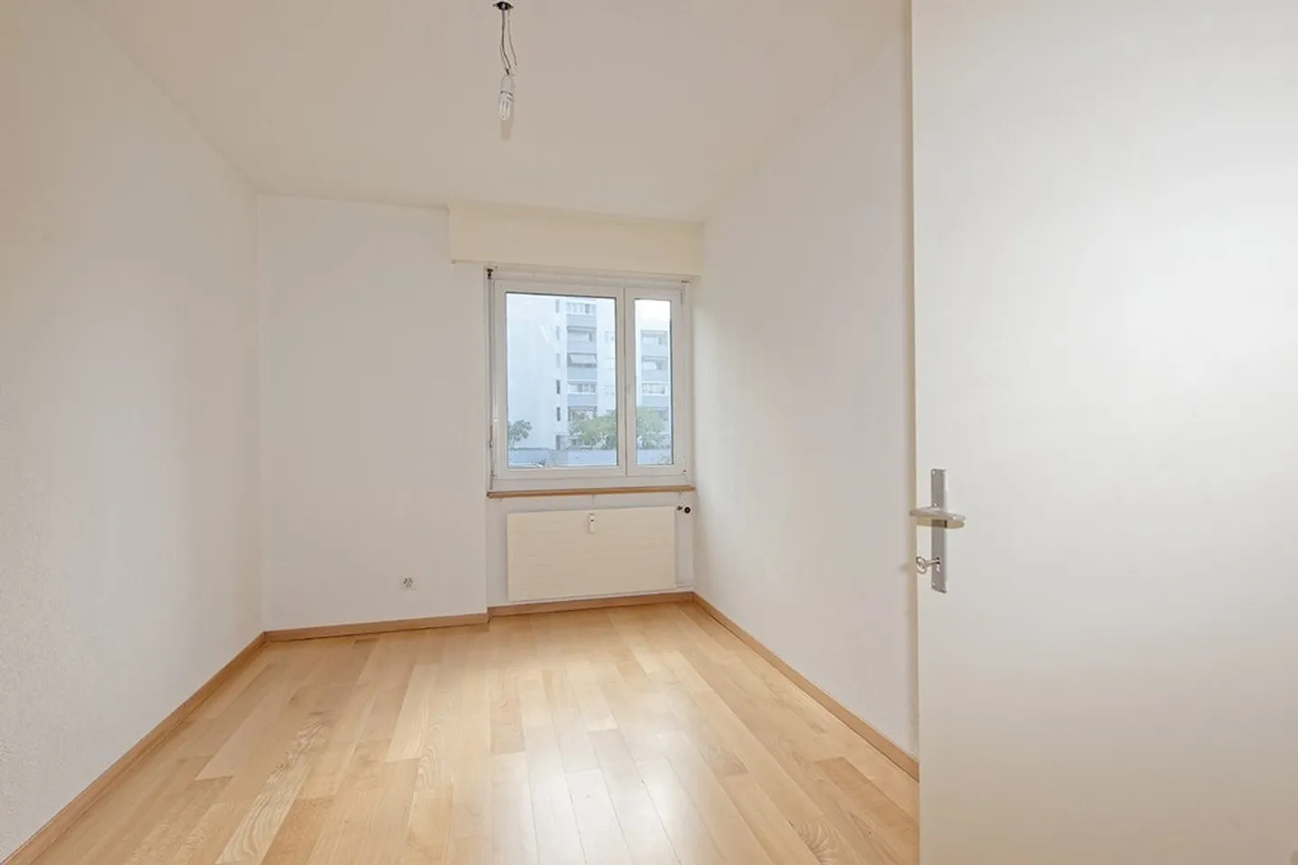 Luminoso appartamento di 3,5 stanze al 4° piano - Foto 5 di 6