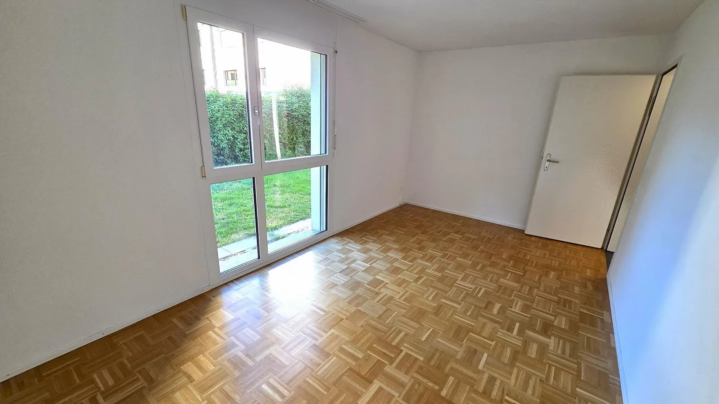 Garden apartment in a quiet location near the train station with garage and parking space - Photo 8 of 14