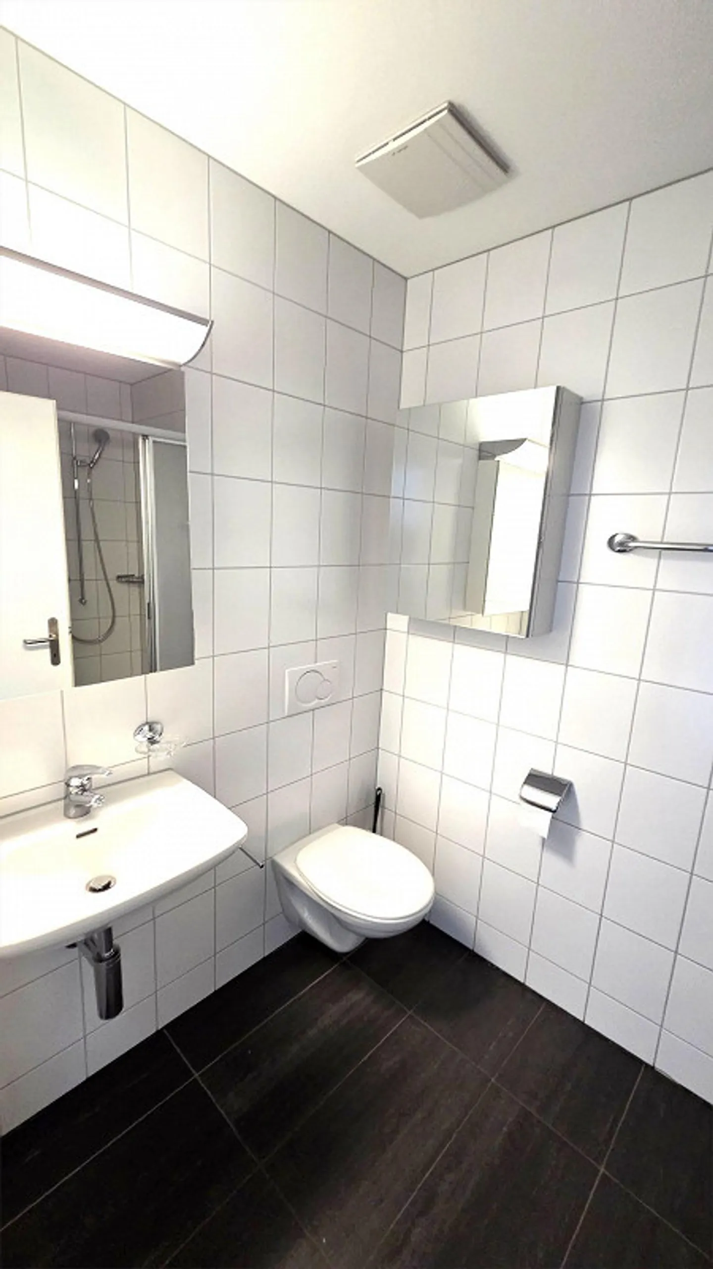 Garden apartment in a quiet location near the train station with garage and parking space - Photo 9 of 14