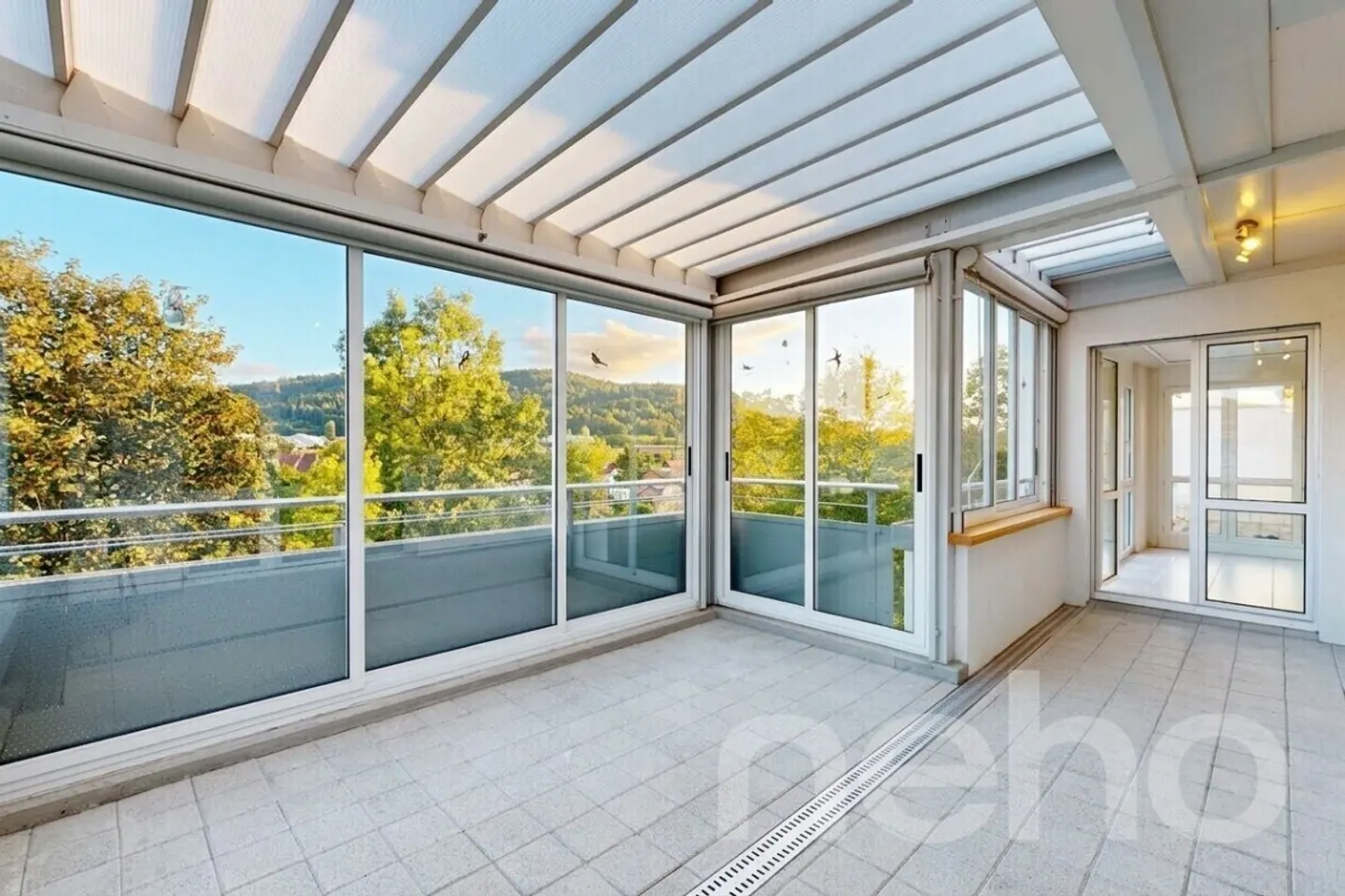 Appartement en attique de 5,5 pièces ensoleillé à Winterthur - Photo 4 sur 11