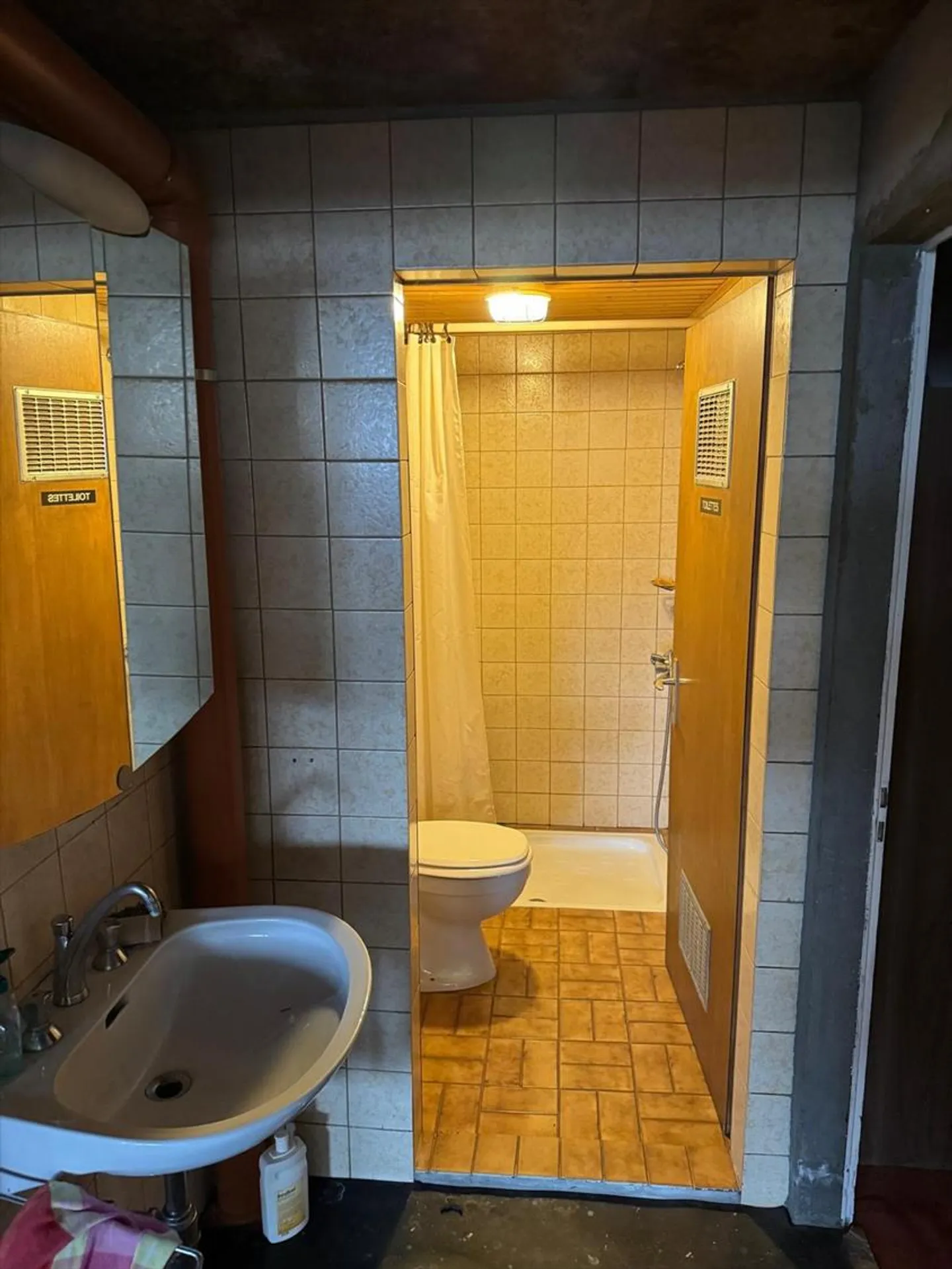 In affitto locali di 200 m2 - Foto 4 di 4