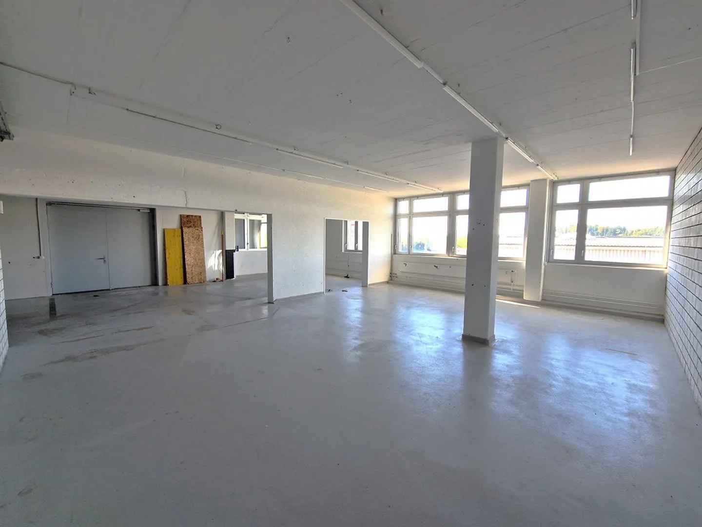 Production space/workshop/office/storage (Multifabrik) in the best location! - Photo 1 of 7