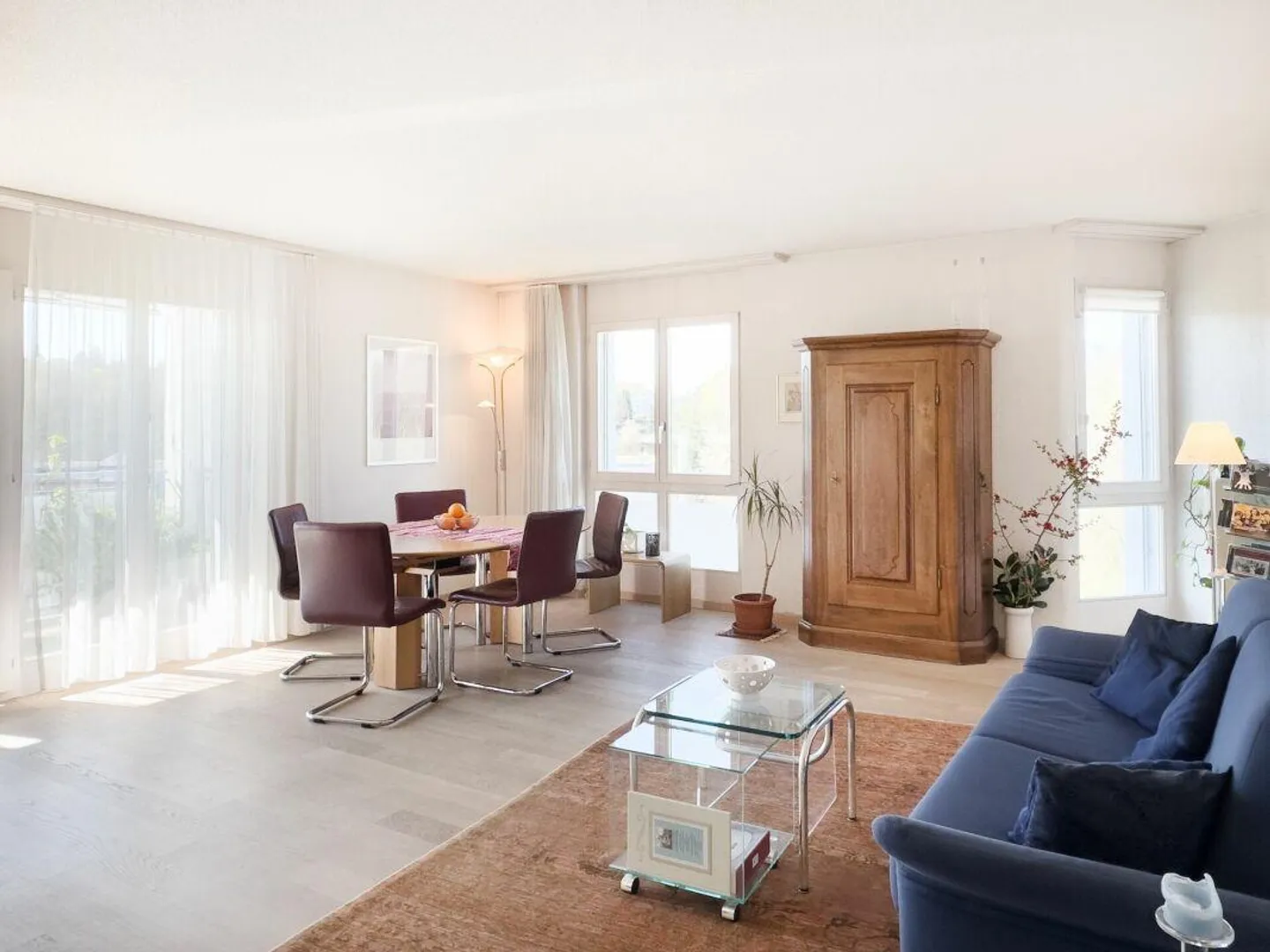 Living near the Aare: Sunny 2.5-room apartment with balcony and views... - Photo 1 of 21