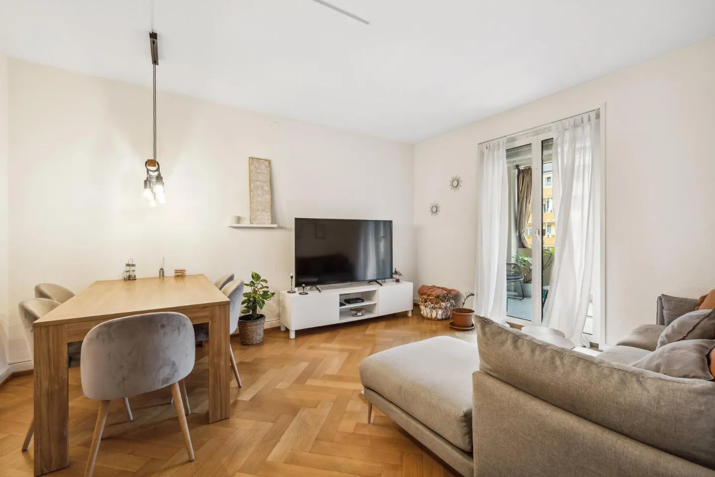 Appartement lumineux de 3 pièces près de Bad. Bahnhof! - Photo 3 sur 6